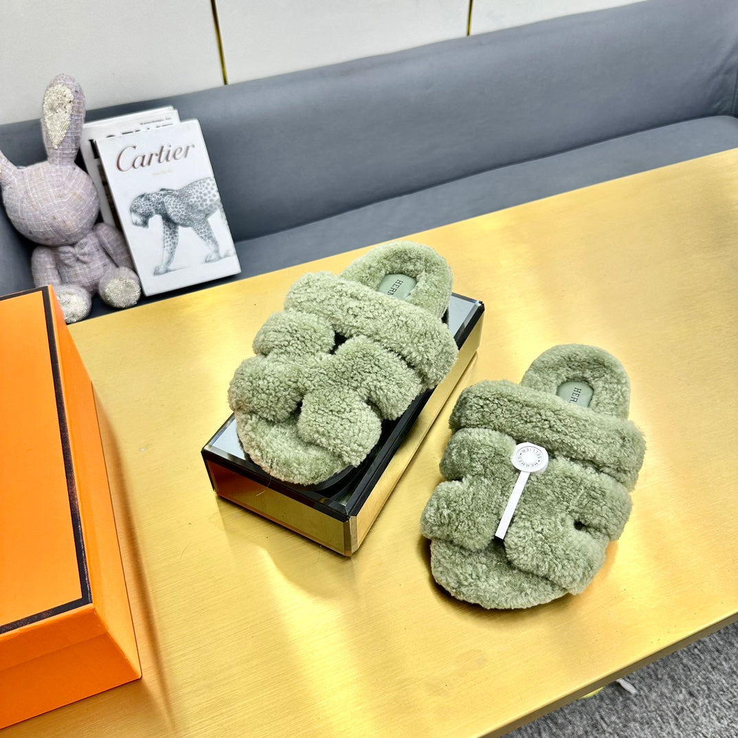 CHYPRE SANDAL IN JADE GREEN SHEARLING、mysite、Cacoeks