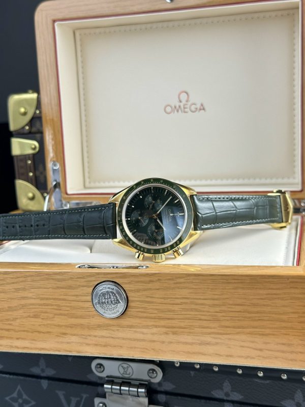 Đồng Hồ Omega Speedmaster Moonwatch Replica 11 Mặt Xanh Lá RM Factory 44mm (2)