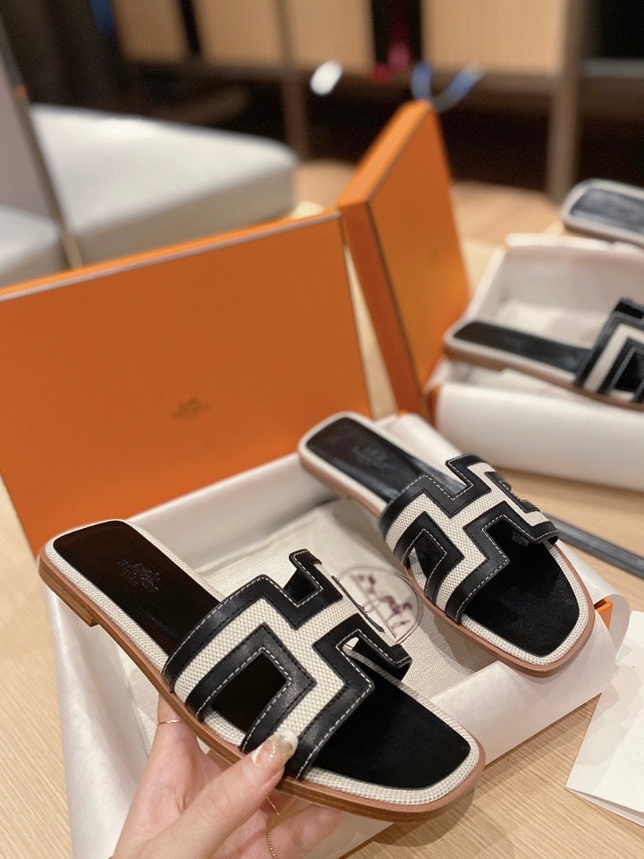 0RAN SANDALS IN BLACK CALFSKIN AND WHITE CANVAS、mysite、Cacoeks