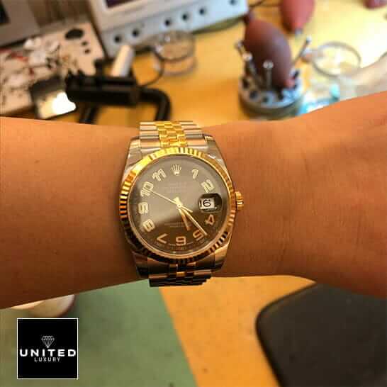 Rolex 116233 Replica 2 Rolex Datejust 116233 Yellow Gold Replica on the wrist