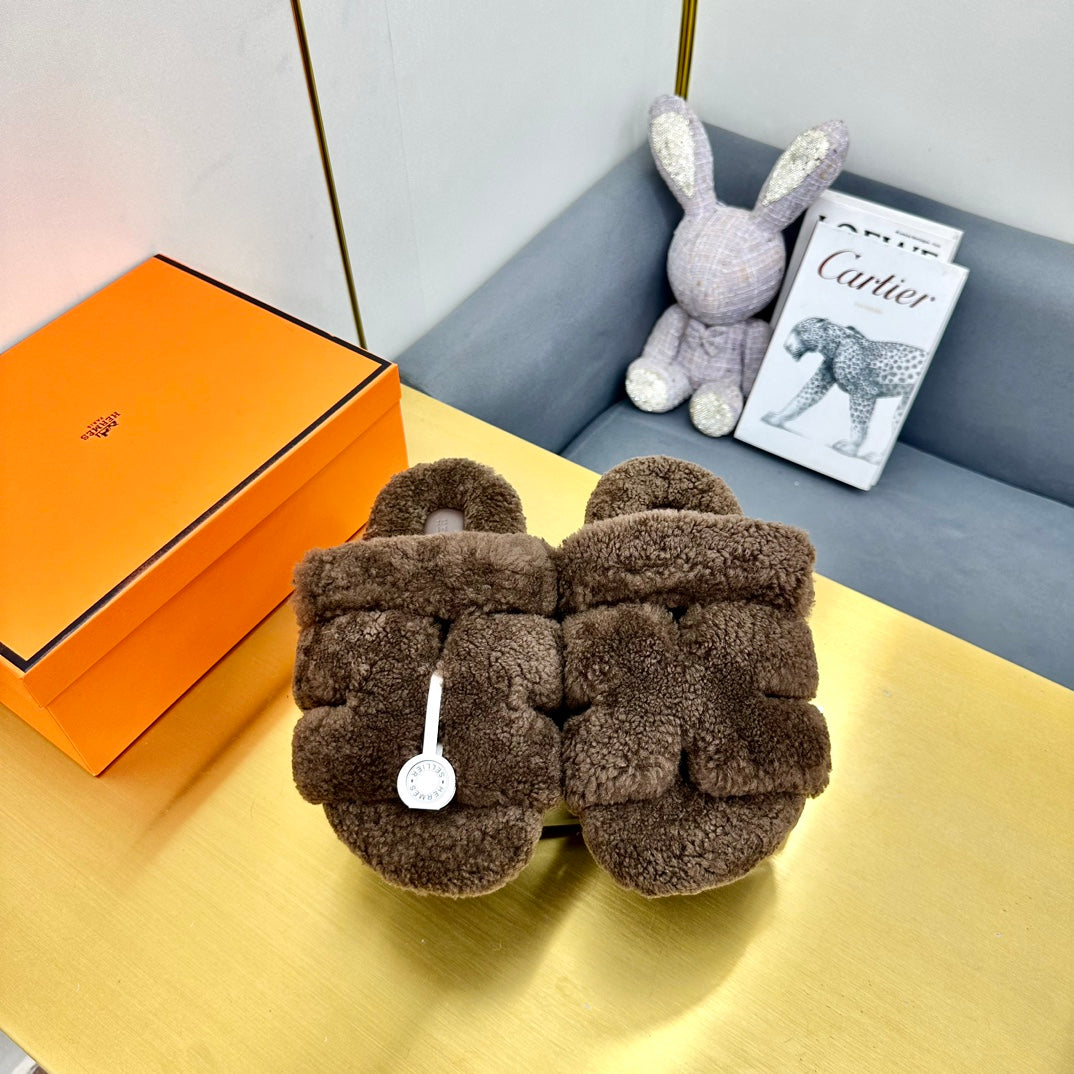 CHYPRE SANDAL IN WALNUT BROWN SHEARLING、mysite、Cacoeks