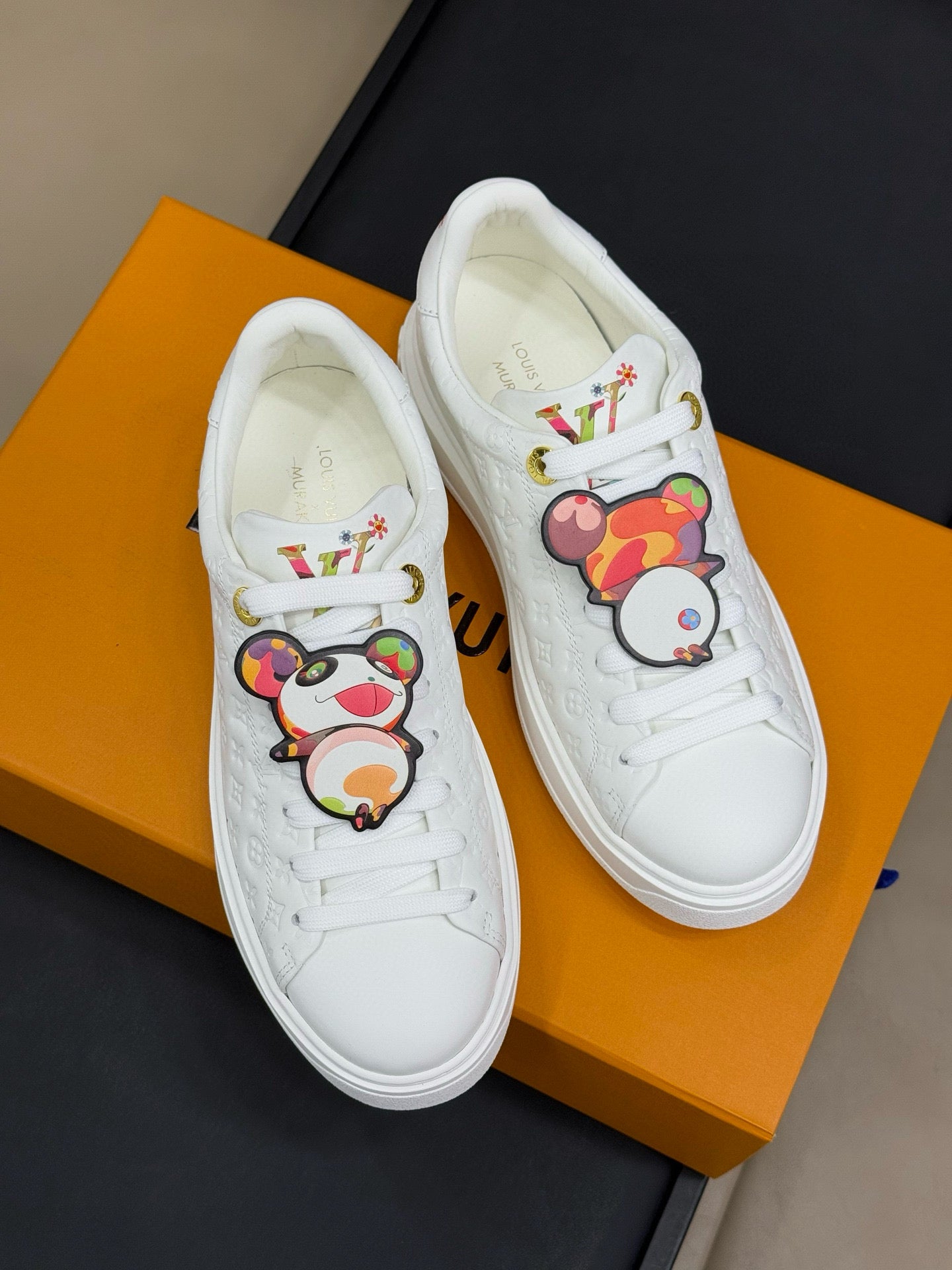 TIME OUT SNEAKER IN WHITE EMBOSSED MONOGRAM CALFSKIN、mysite、Cacoeks