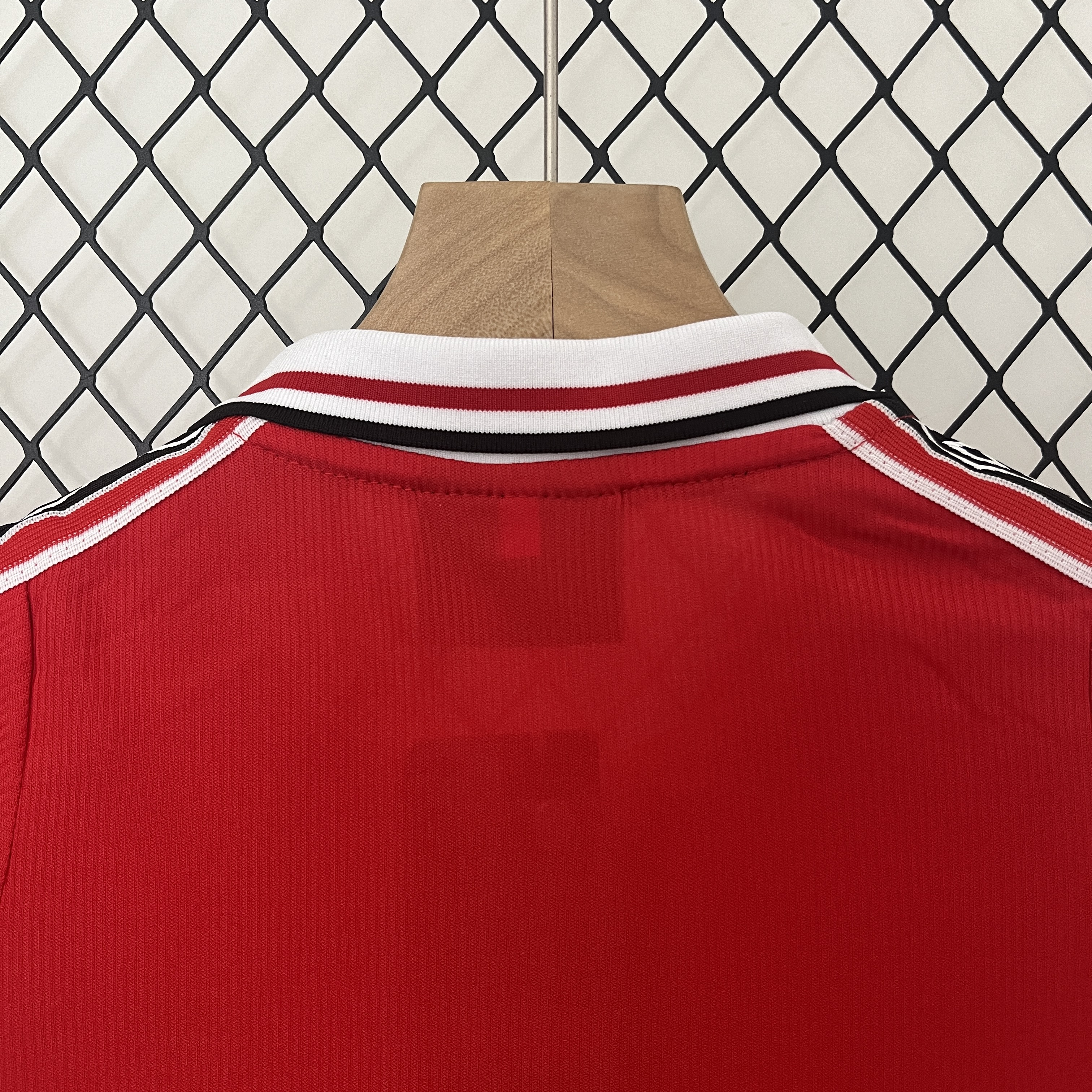 GlobeJersey-Retro Manchester United 1998-99 Home Stadium Kids Kit