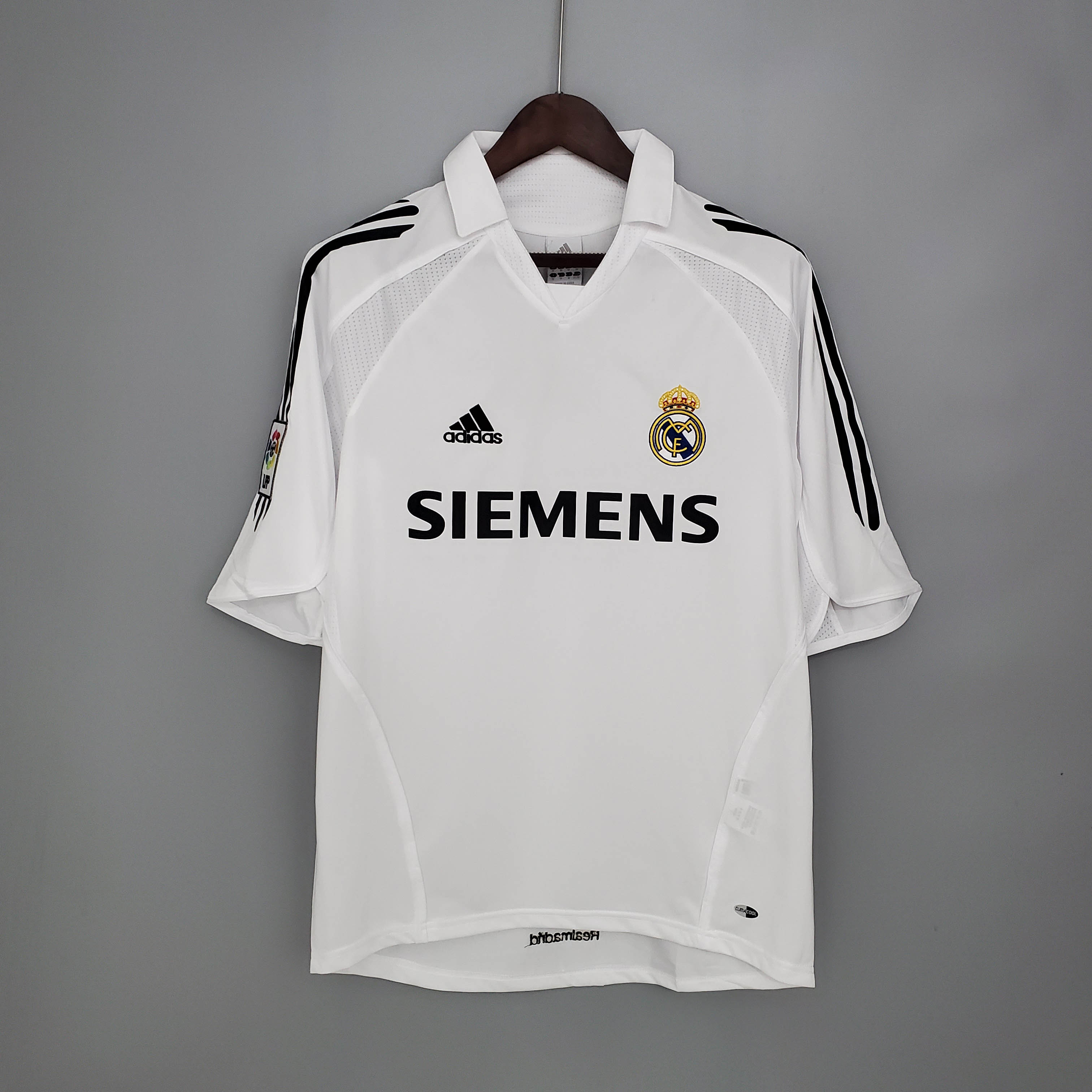 2005/2006 Retro Real Madrid Home:football jersey mysite: unitedjerseyfootball 邓江浪:football