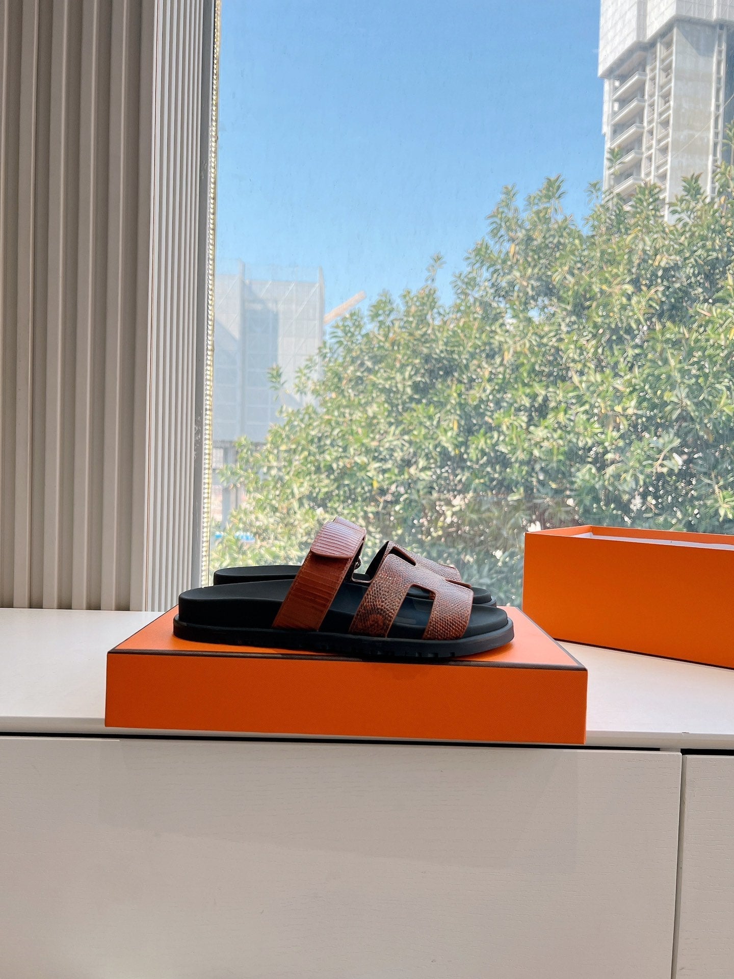 CHYPRE SANDAL IN PECAN BROWN LIZARD SKIN、mysite、Cacoeks