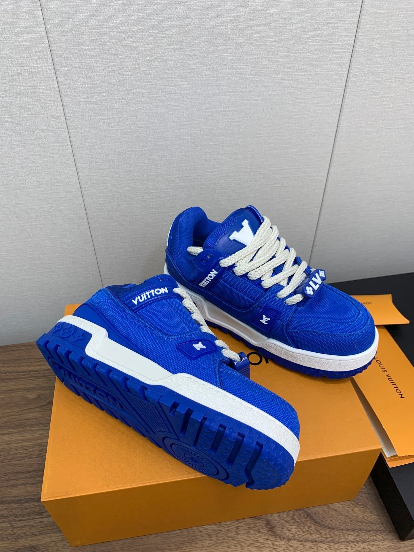 LV WOMEN'S TRAINER IN COBALT BLUE JACQUARD AND CALFSKIN、mysite、Cacoeks