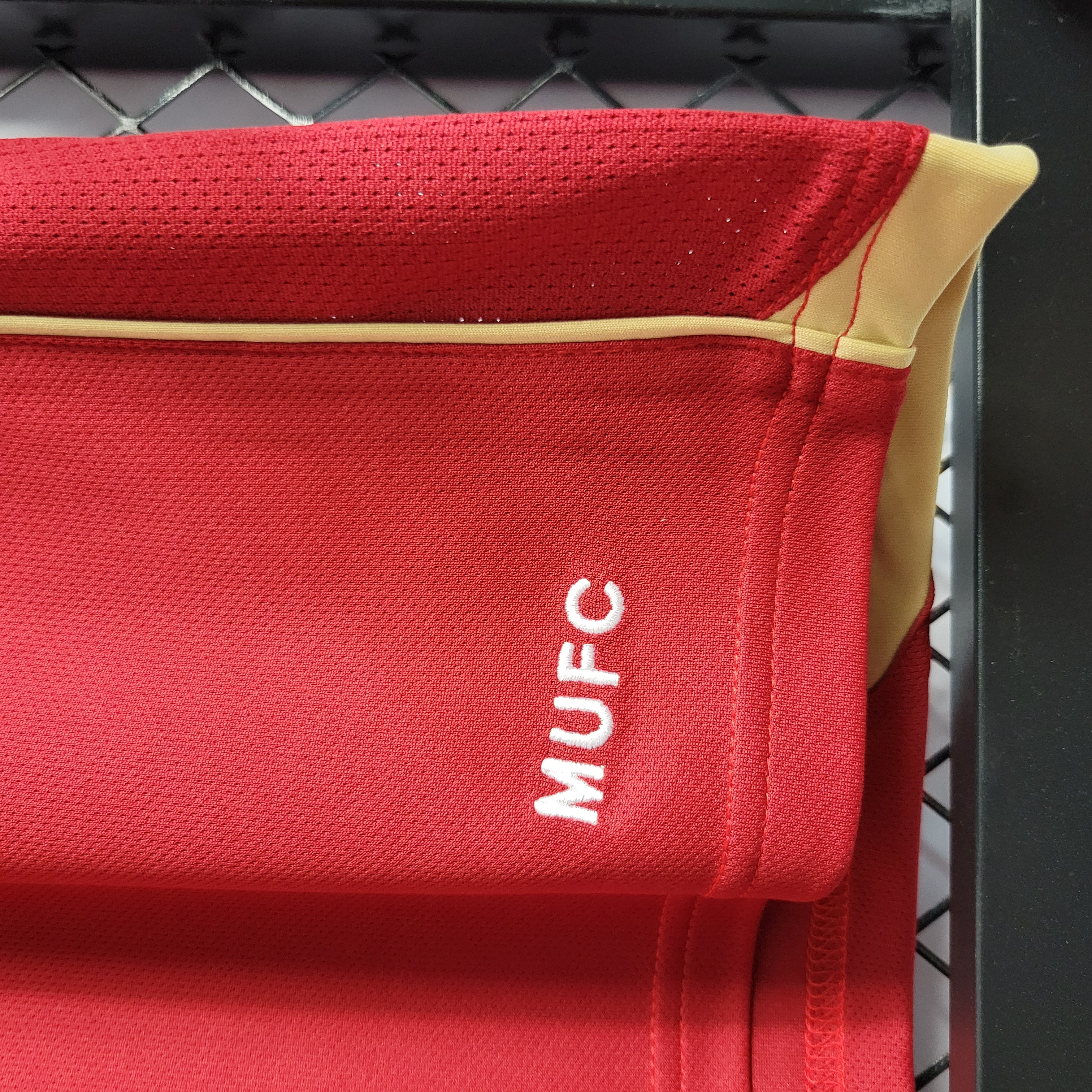 ManixJersey.com | Retro Manchester United 06-07 Home Jersey -Customize Name, Number and Patch | Worldwide Shipping