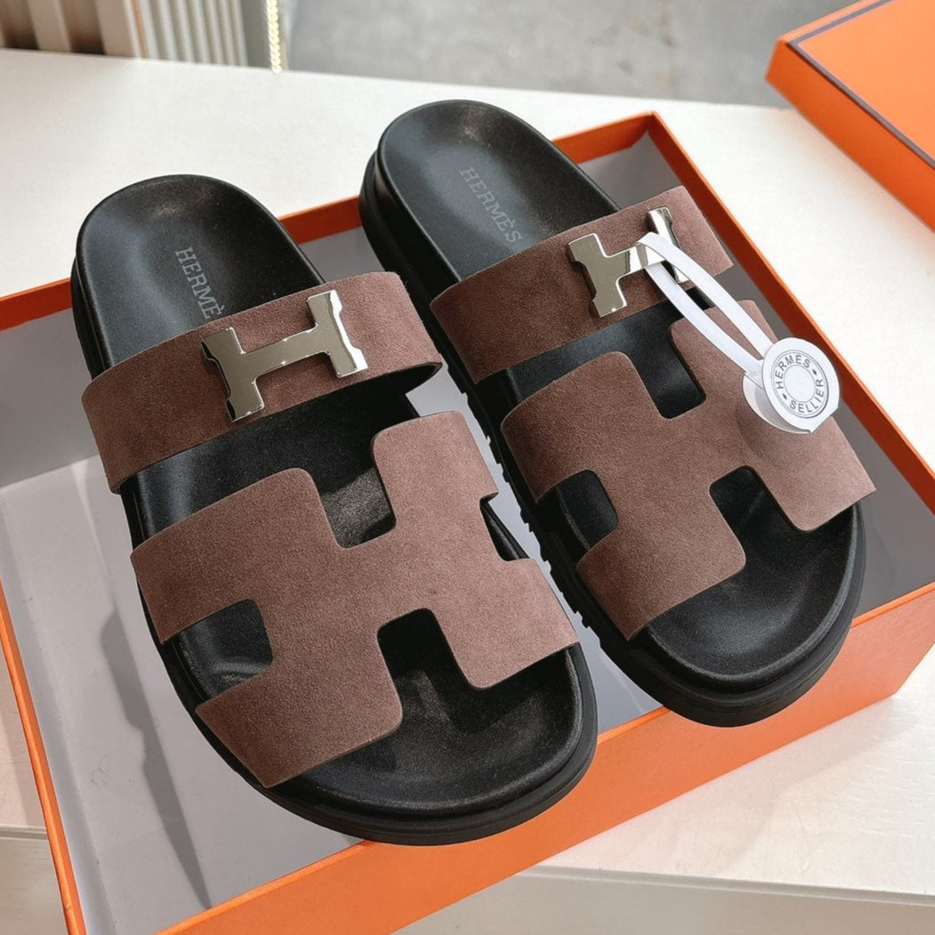 CHYPRE SANDAL IN MEDIUM BROWN SUEDE、mysite、Cacoeks