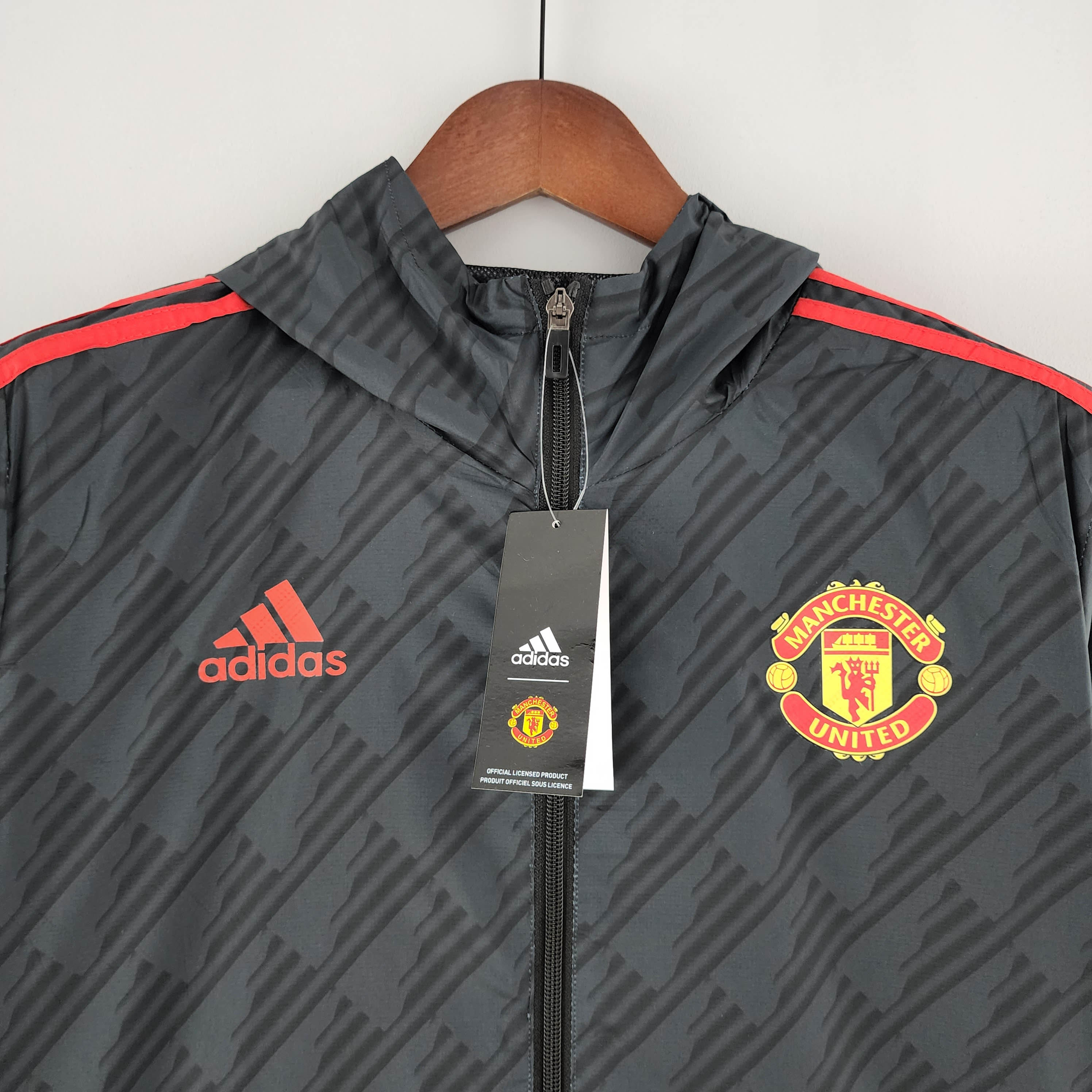 2022/2023 Manchester United Windbreaker Black Red Edge:football jersey mysite: unitedjerseyfootball 邓江浪:football