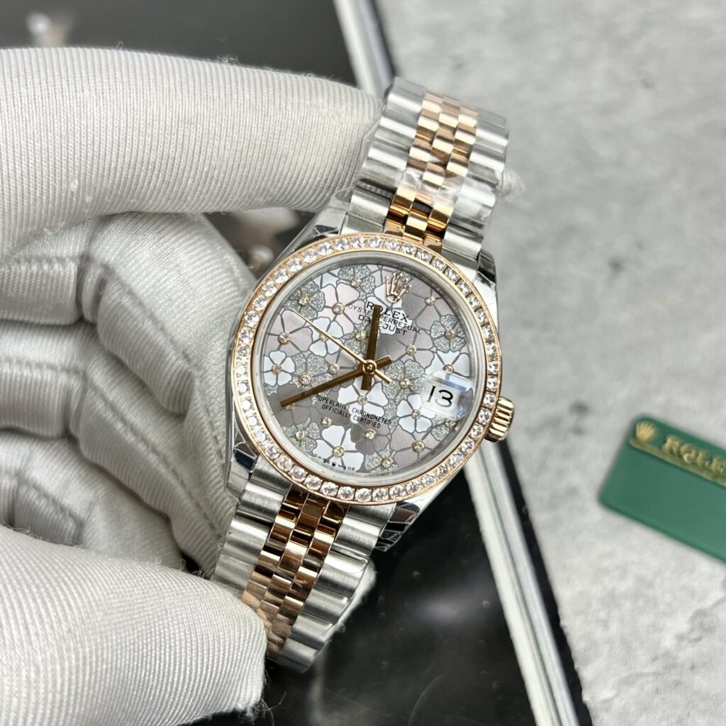 Đồng Hồ Rolex DateJust Nữ Mặt Hoa Lá Đính Đá Replica 31mm (2)