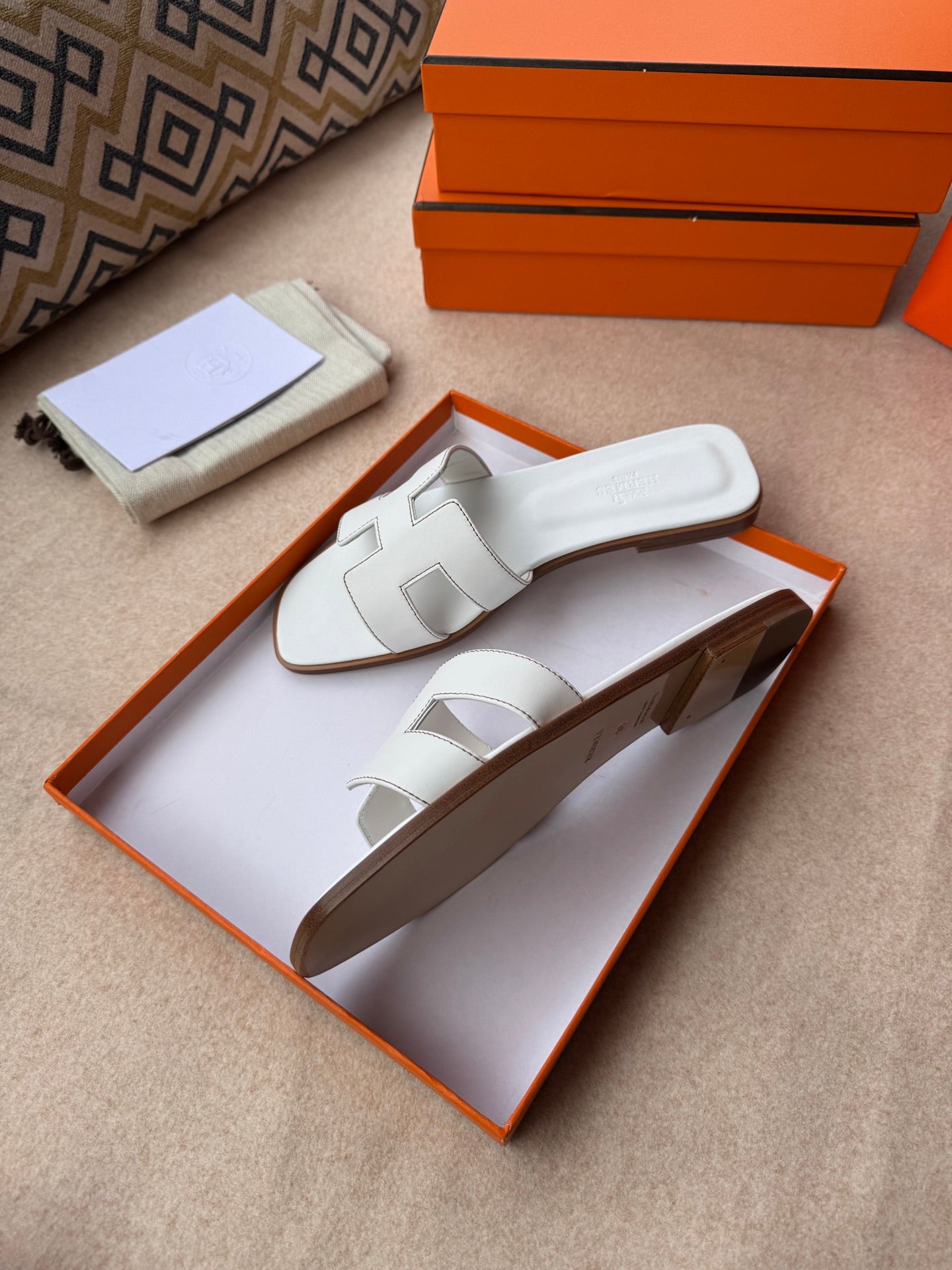0RAN SANDALS IN WHITE CALFSKIN、mysite、Cacoeks