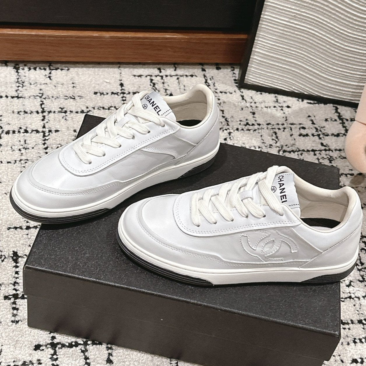 SNEAKER IN WHITE HAND-POLISHED CALFSKIN 977831、mysite、Cacoeks