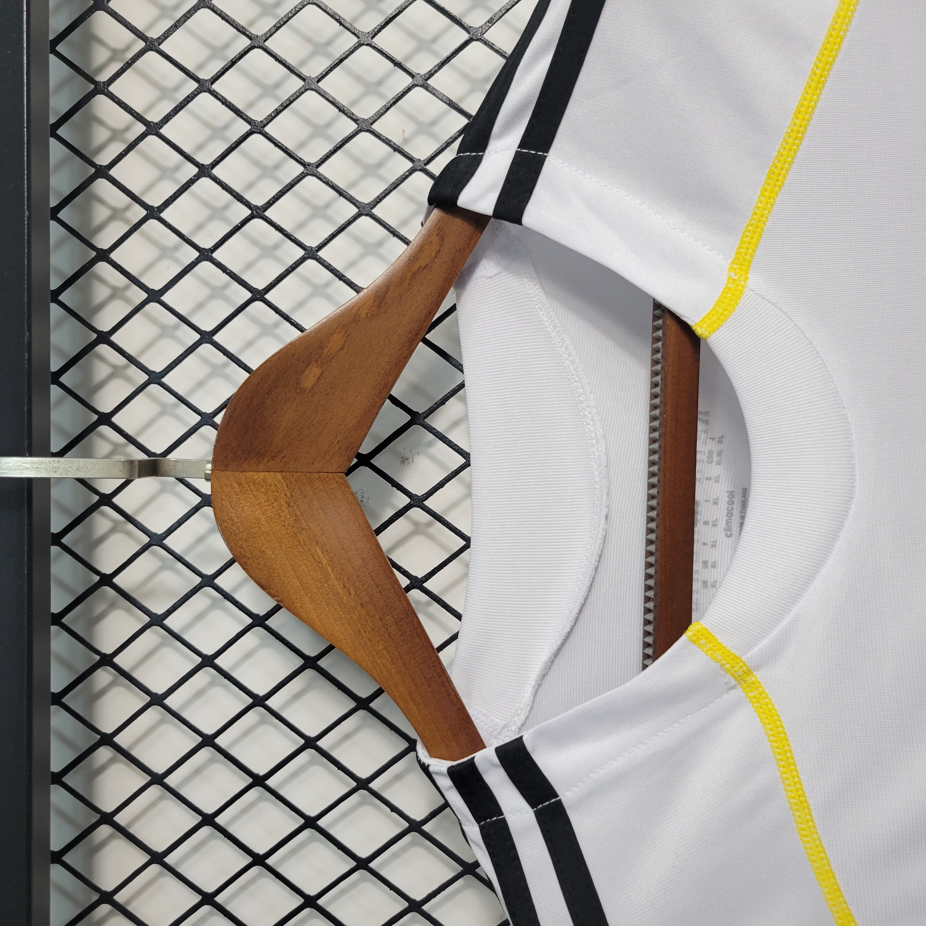 SIUjerseys-Retro Real Madrid 09-10 Home Stadium Jersey