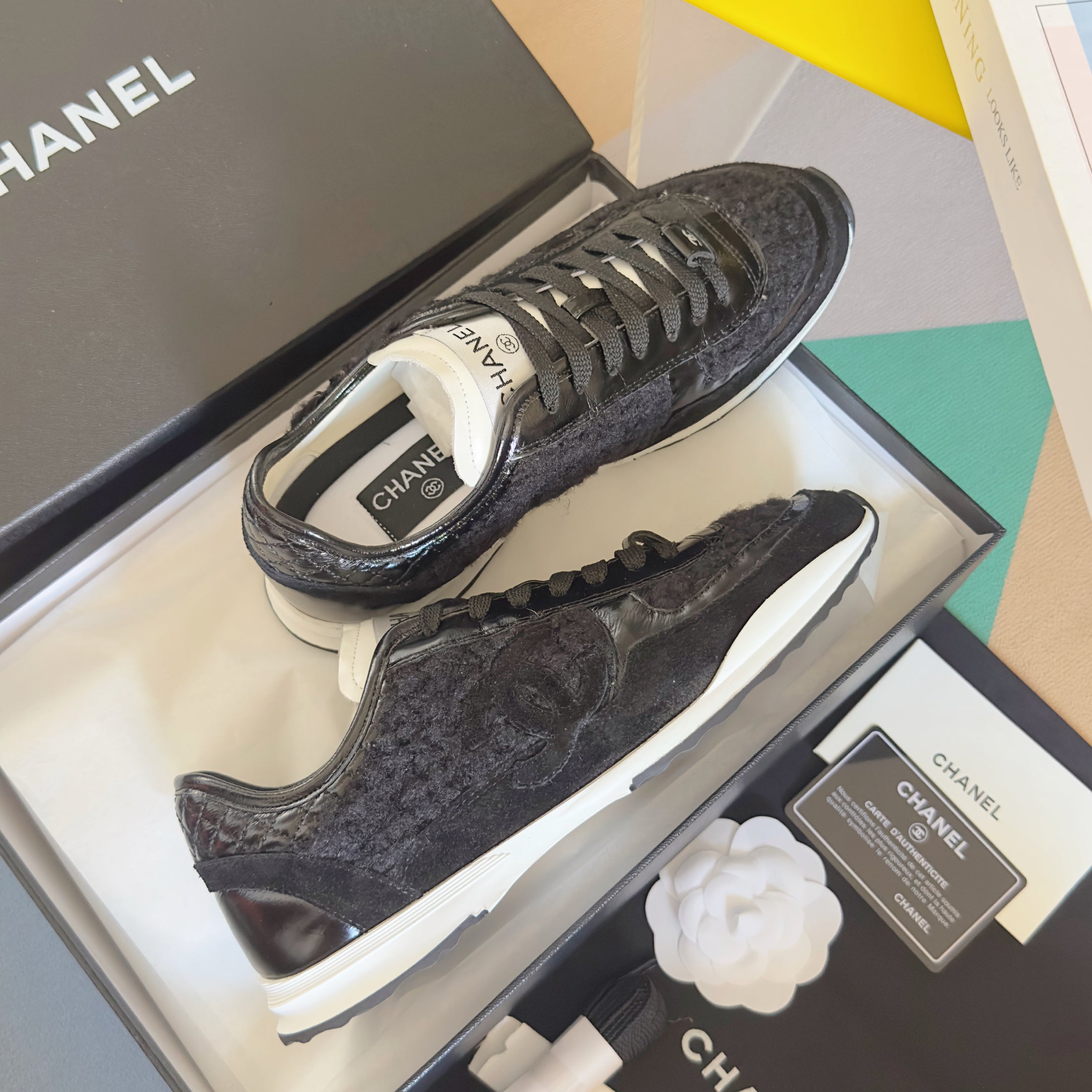 CHANEL 25S SNEAKERS 20MM IN BLACK CALFSKIN AND SUEDE、mysite、Cacoeks