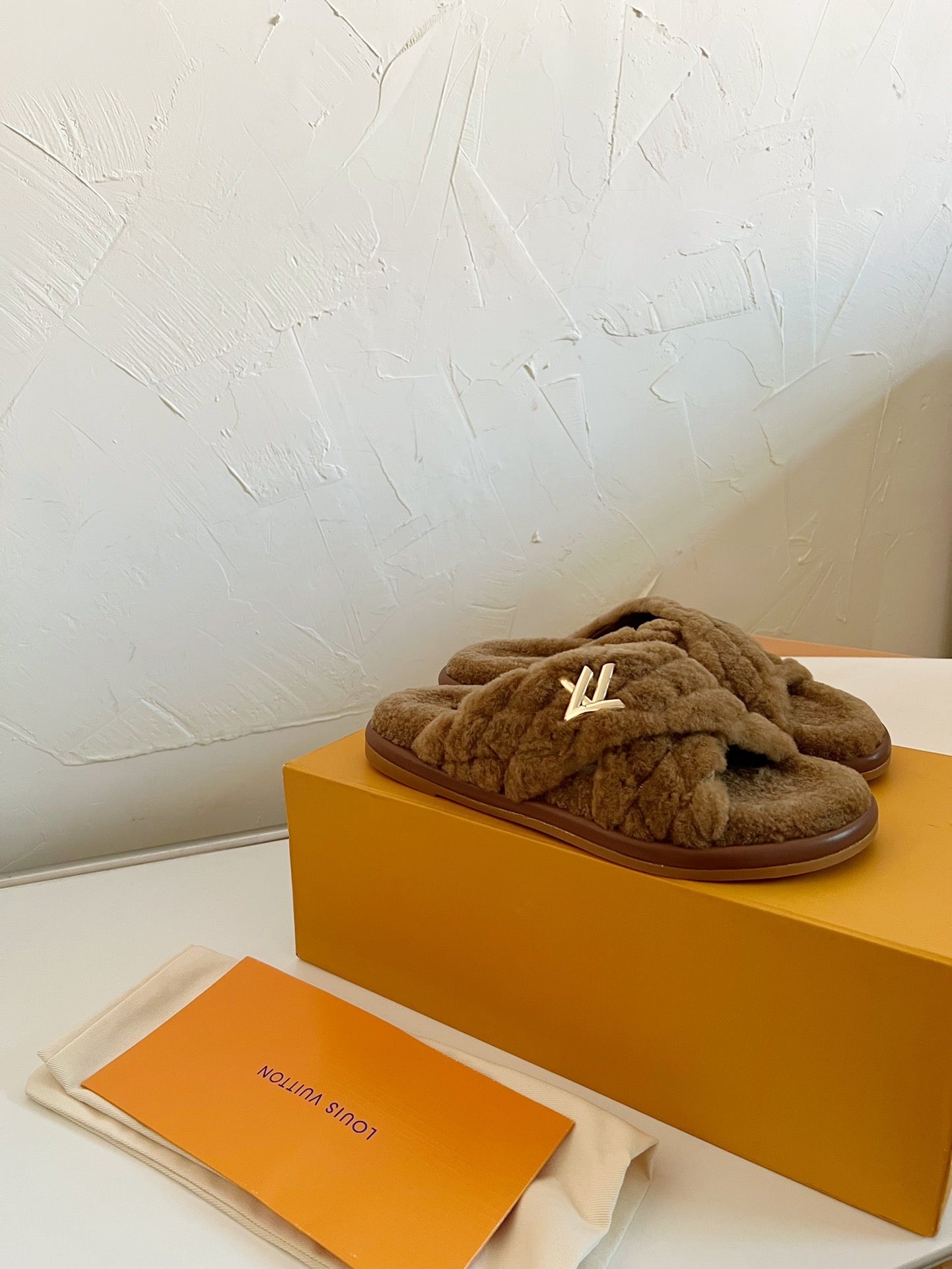 LV BLISS COMFORT MULE IN CHOCOLATE BROWN SHEARLING、mysite、Cacoeks