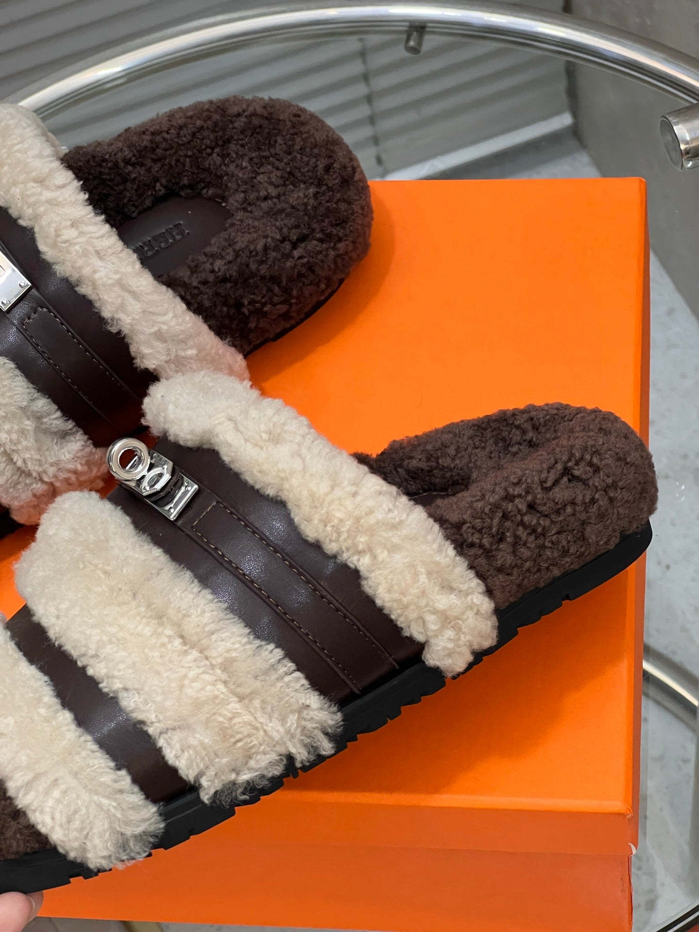 HM 25S SANDAL IN BEIGE WOOL AND DARK BROWN LAMBSKIN WITH SILVER HARDWARE、mysite、Cacoeks