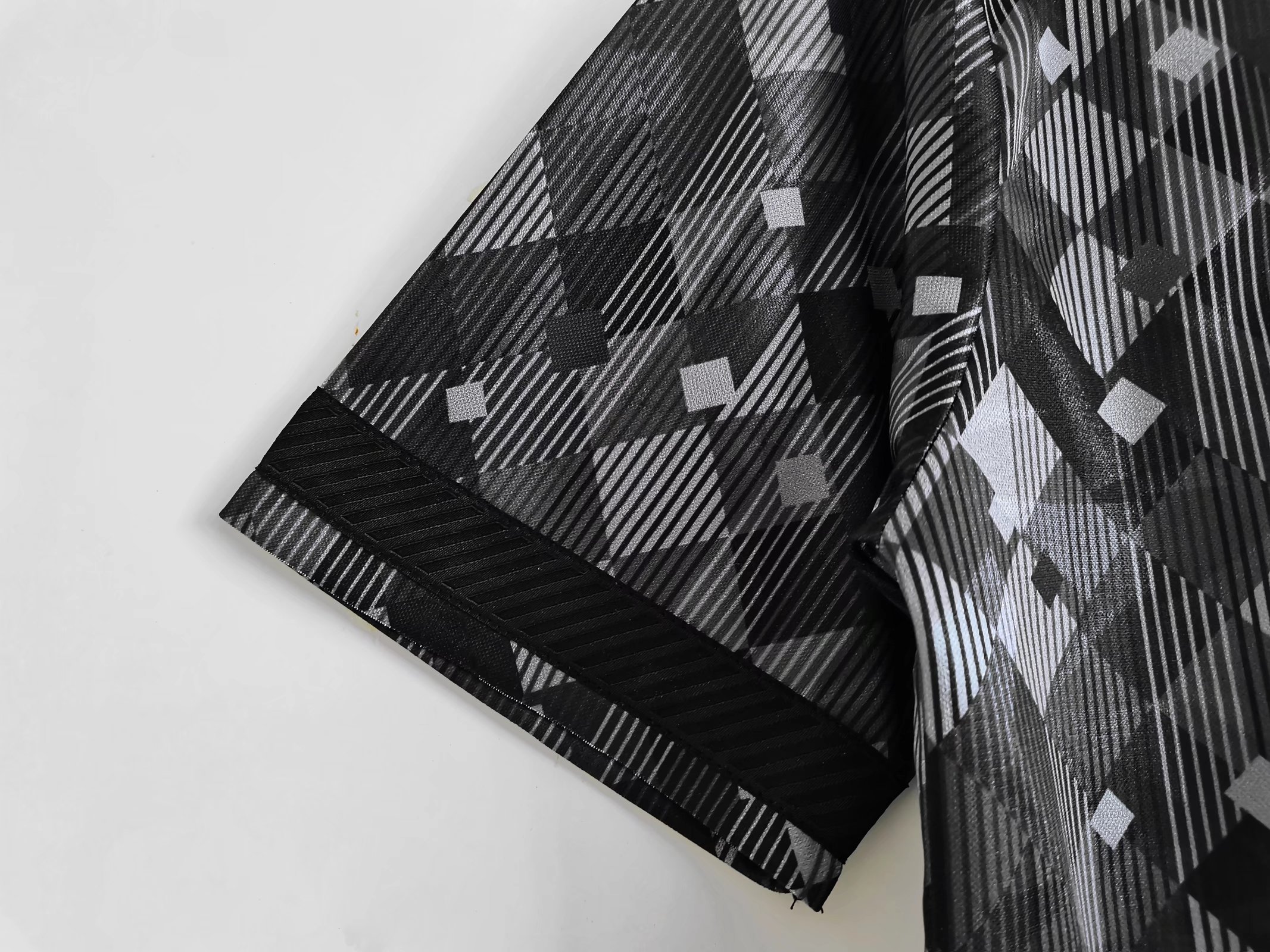 GlobeJersey-Retro England 1990 Black Jersey