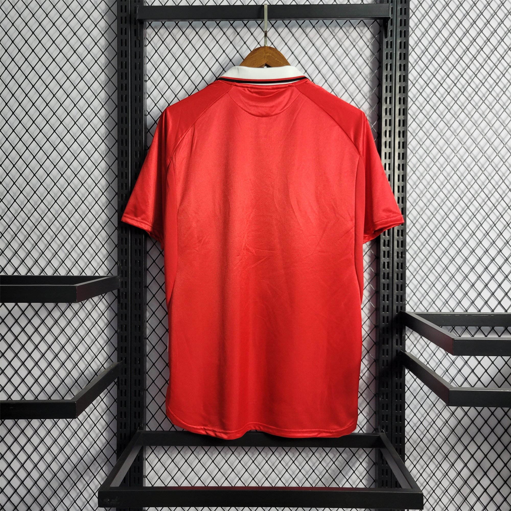 GlobeJersey-Retro Manchester United 99-00 Home Jersey