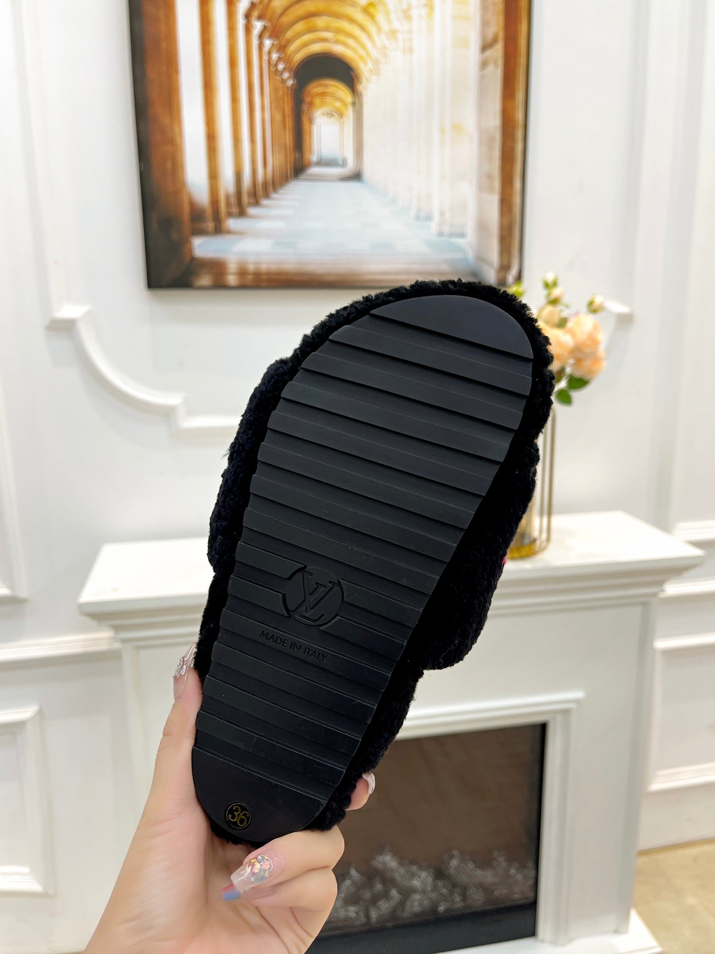 LV FLAT SLIPPER IN BLACK MIX BRIGHT PINK SHEARLING、mysite、Cacoeks