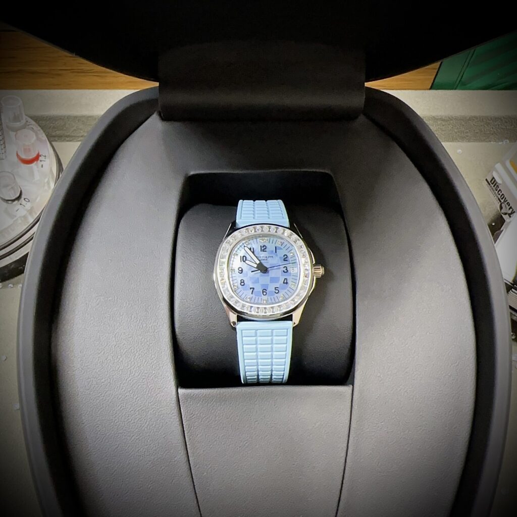 Đồng Hồ Patek Philippe Aquanaut 5072R Màu Xanh Dương Đính Đá PPF (5)
