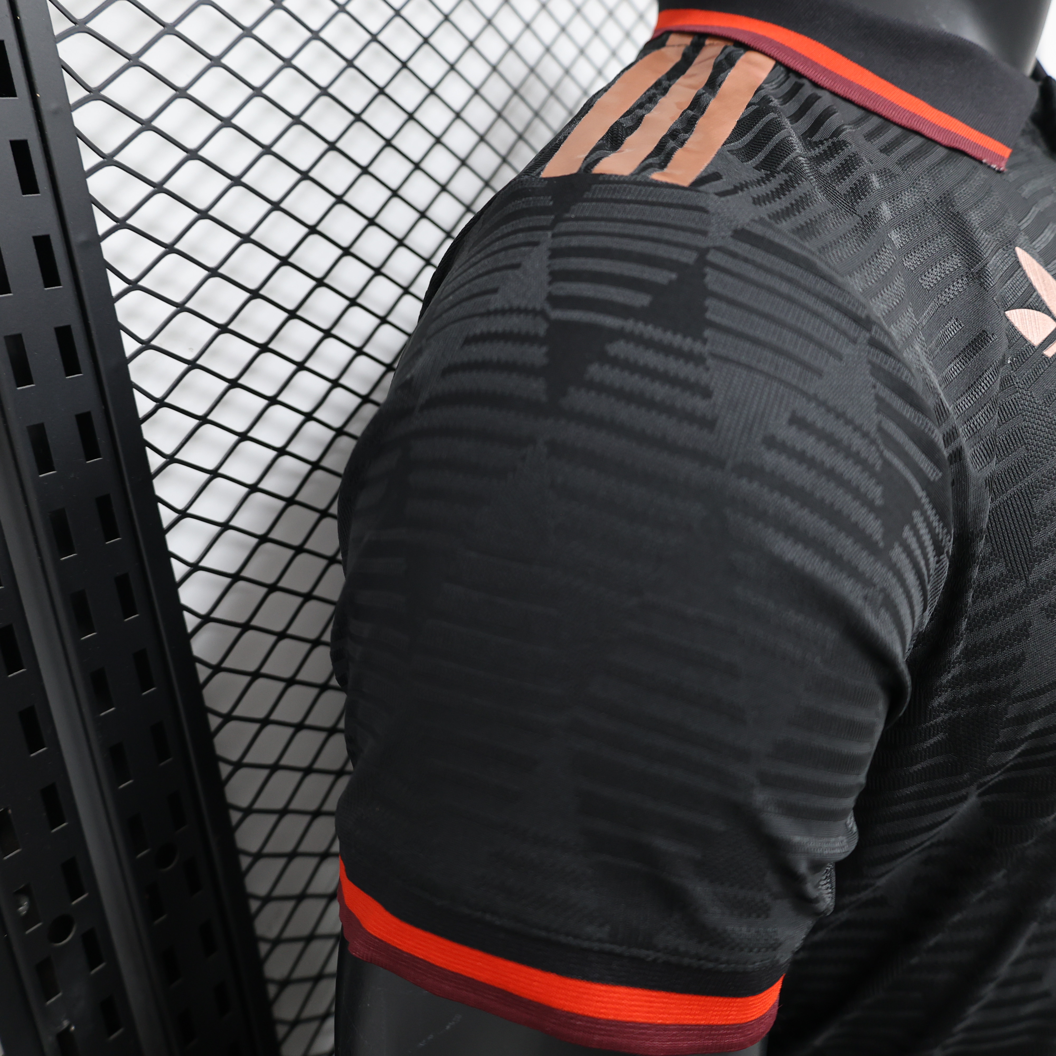 ManixJersey.com | Bayern Munich 24-25 Black & Gold Training Jersey - Player Version -Customize Name, Number and Patch | Worldwide Shipping