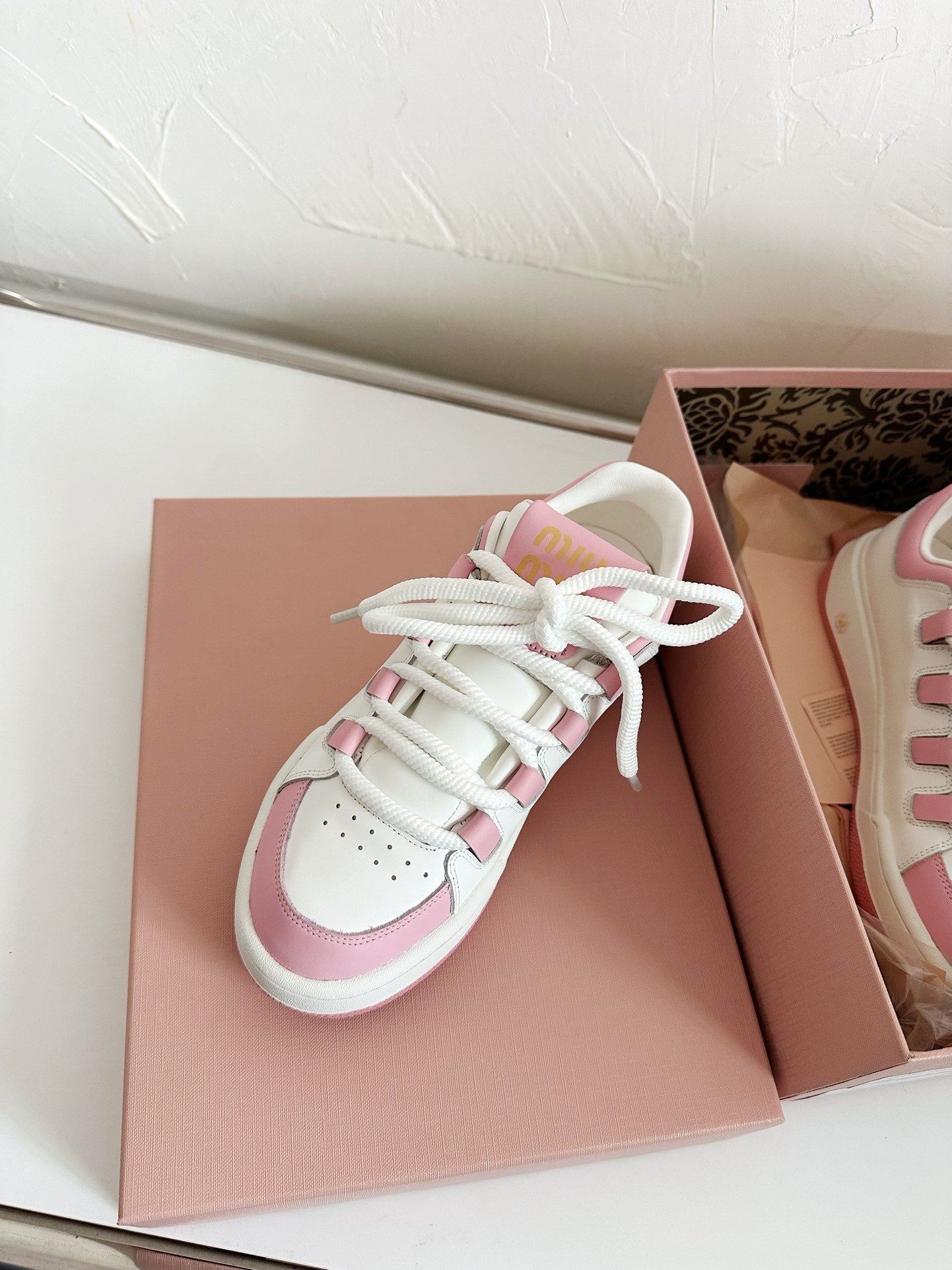 SNEAKERS SIMPLE DESIGN IN PINK MIX WHITE SHEEPSKIN、mysite、Cacoeks