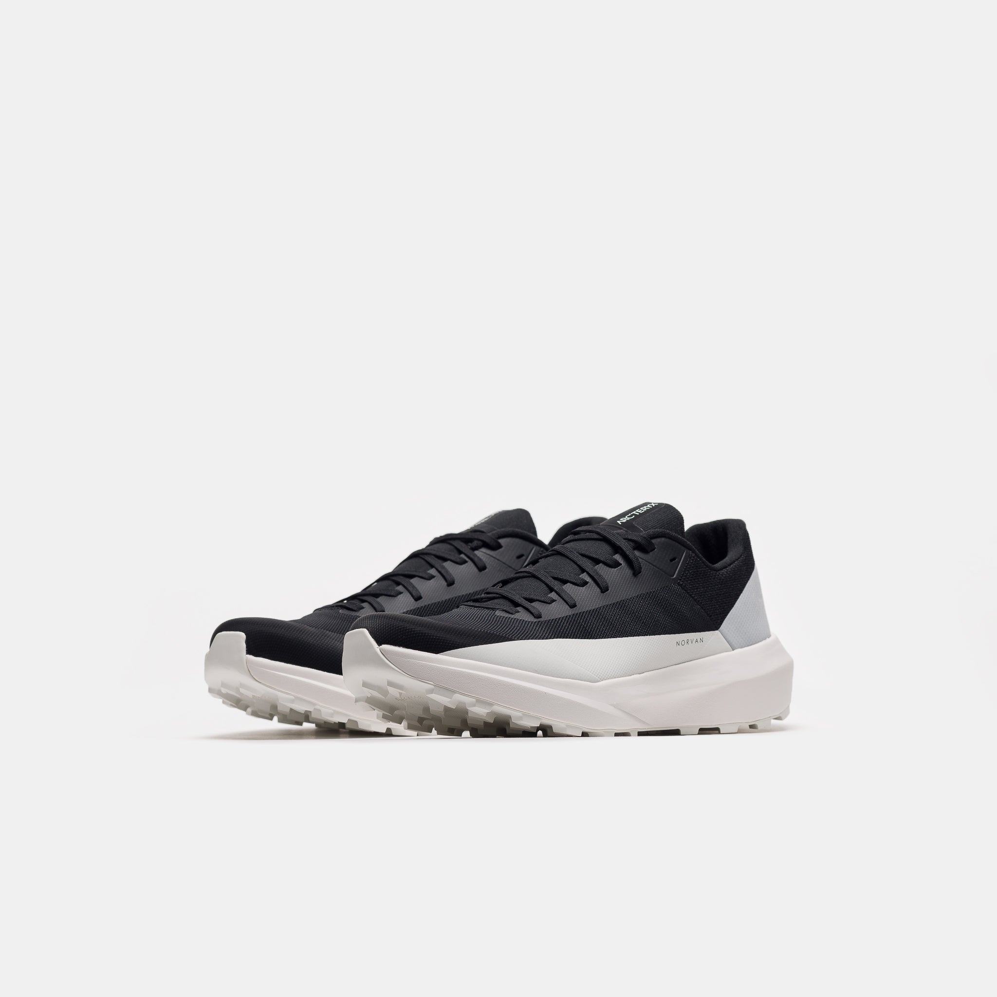 Norvan LD 4 Sneaker in Black/Arctic Silk
