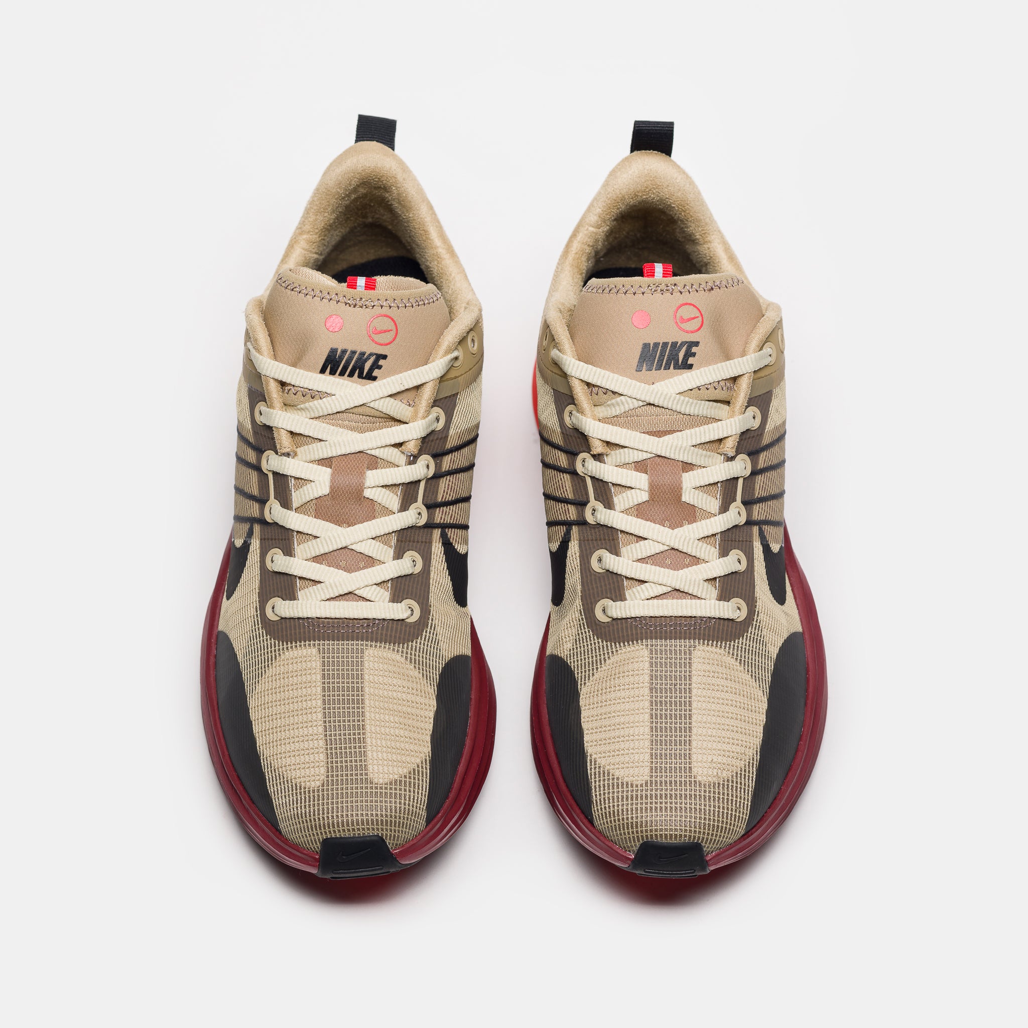 Lunar Roam Sneaker in Parachute Beige/Black/Light Khaki