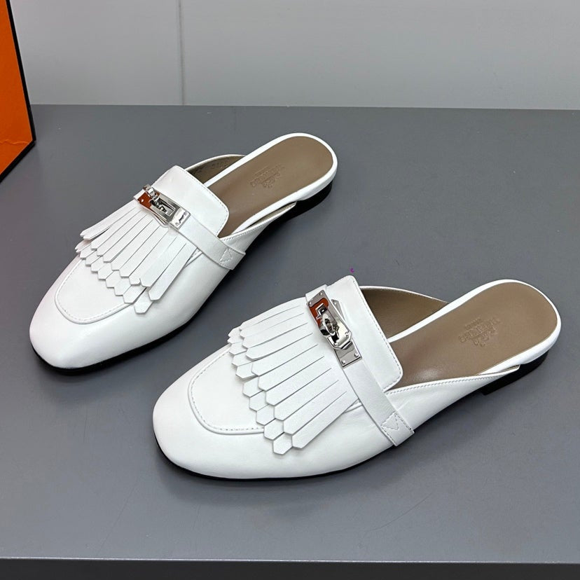 0Z MULE IN WHITE LAMBSKIN WITH FRINGE DETAIL、mysite、Cacoeks