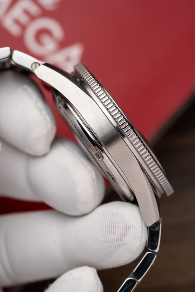 Đồng Hồ Omega Seamaster 007 Replica 11 Nhà Máy VS Mặt Đen 41mm (2)