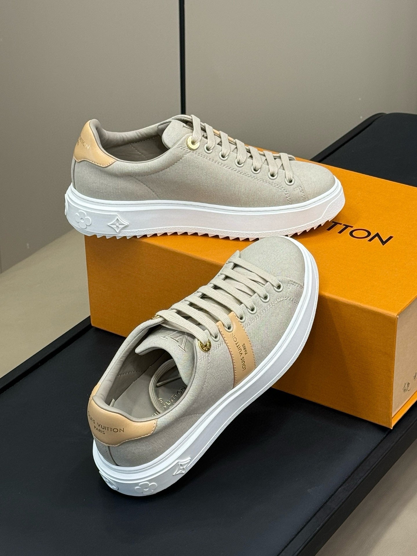 LV TIME OUT SNEAKER IN PASTEL GRAY MIX MACAROON GOLD CANVAS、mysite、Cacoeks