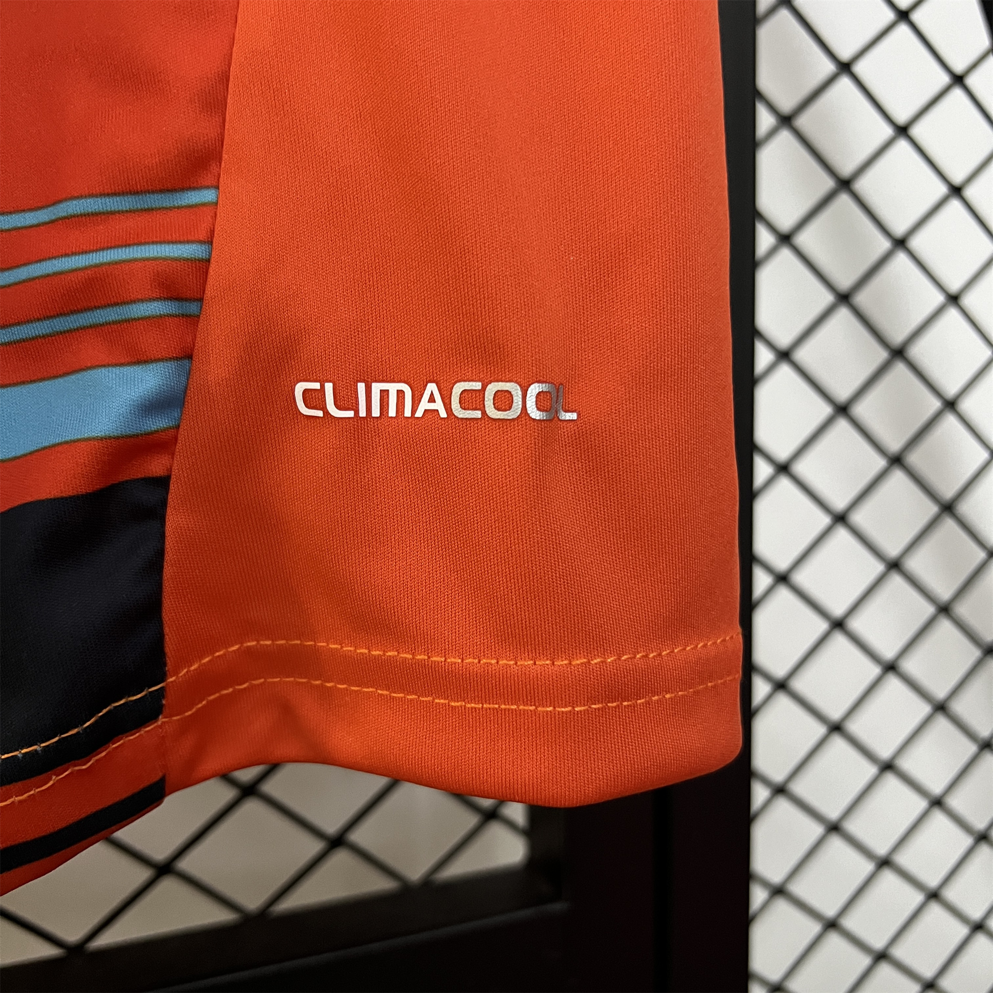 GlobeJersey-Retro Marseille 2011-12 Third Jersey