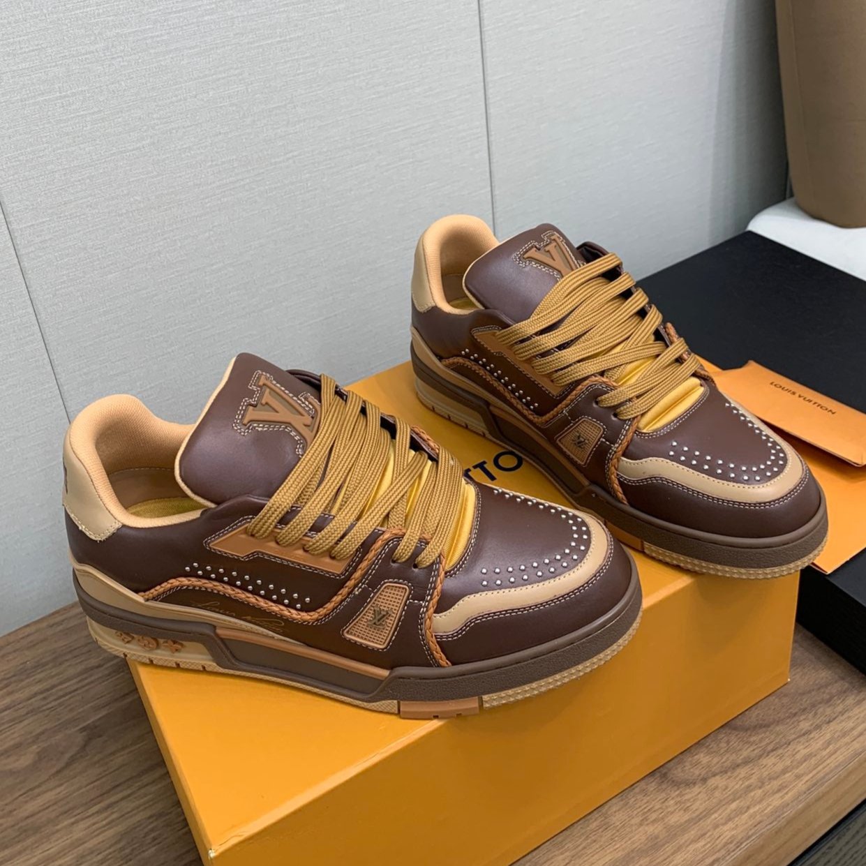 LV WOMEN'S TRAINER IN MARRON CALFSKIN、mysite、Cacoeks