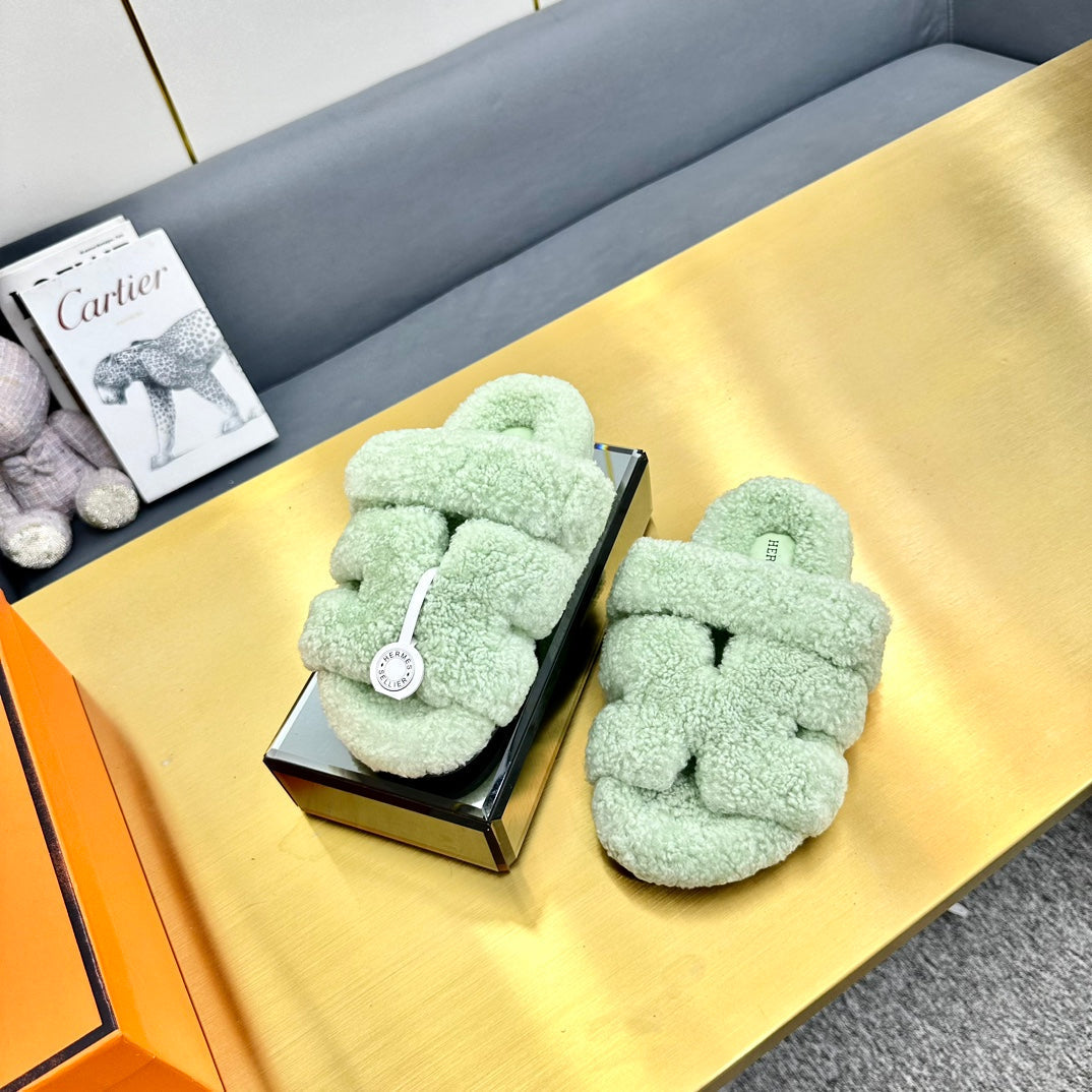 CHYPRE SANDAL IN PASTEL GREEN SHEARLING、mysite、Cacoeks