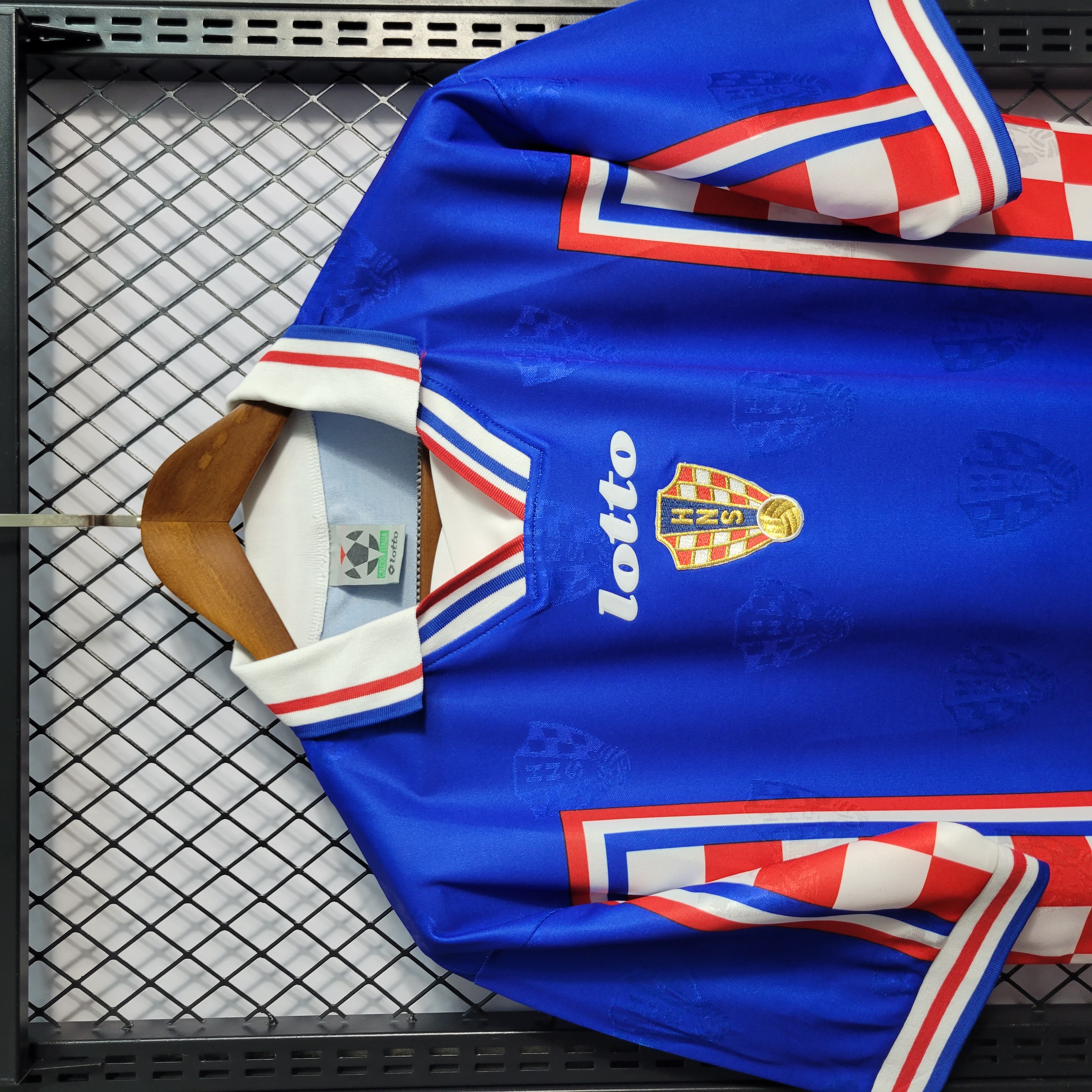 SIUjerseys-Retro Croatia 1998 Away Stadium Jersey