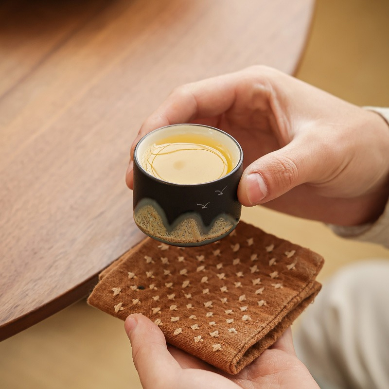 GEEK BAR-https://www.hot-toy.com/