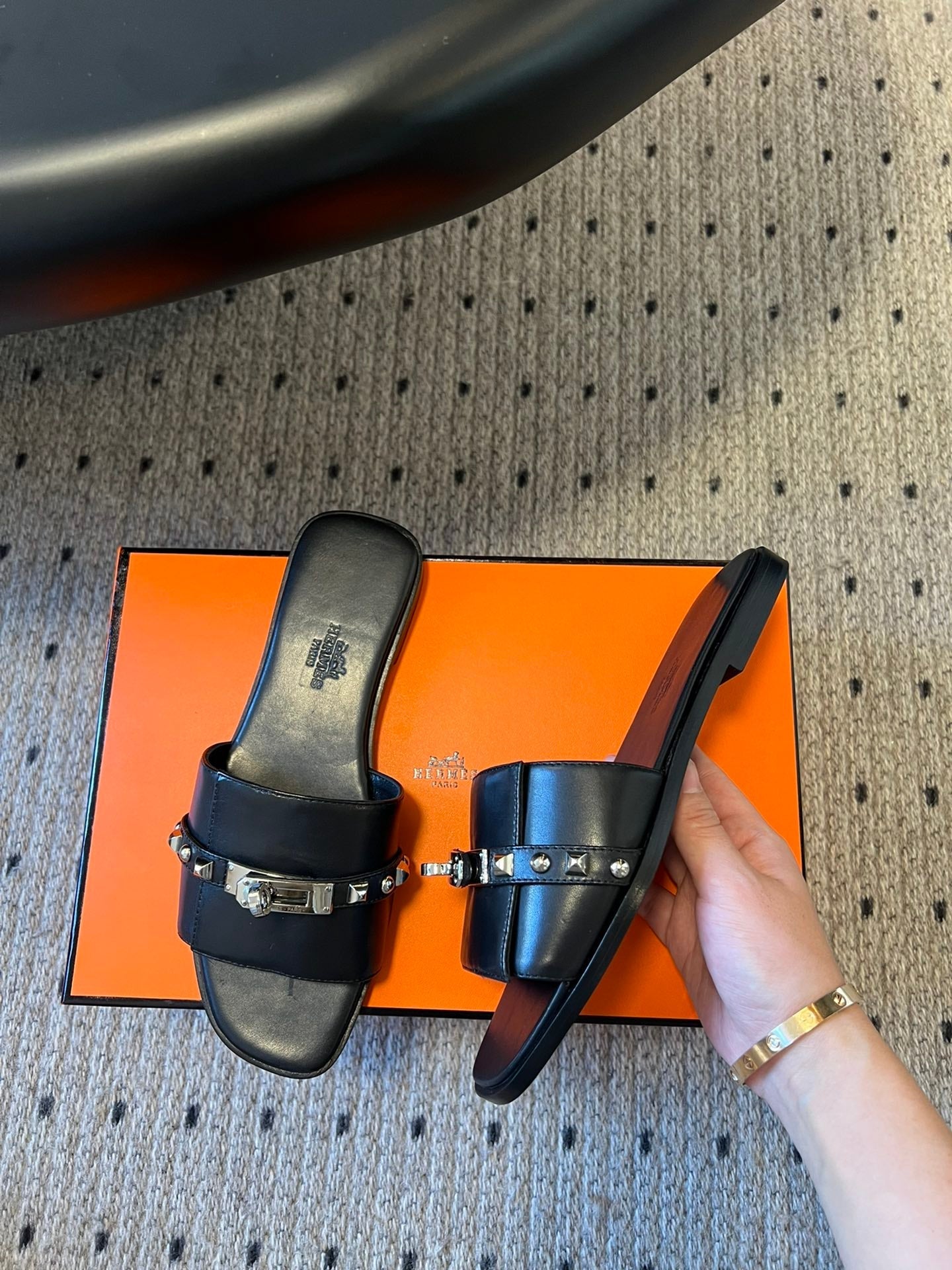 GIULIA FLAT SANDAL IN BLACK CALFSKIN、mysite、Cacoeks