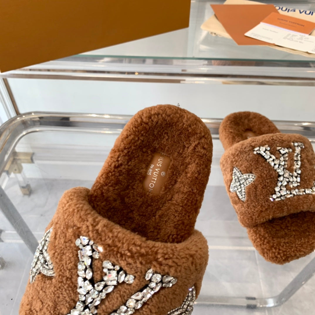 LV WOMEN'S PASEO FLAT SLIPPER IN CINNAMON BROWN FLEECE、mysite、Cacoeks