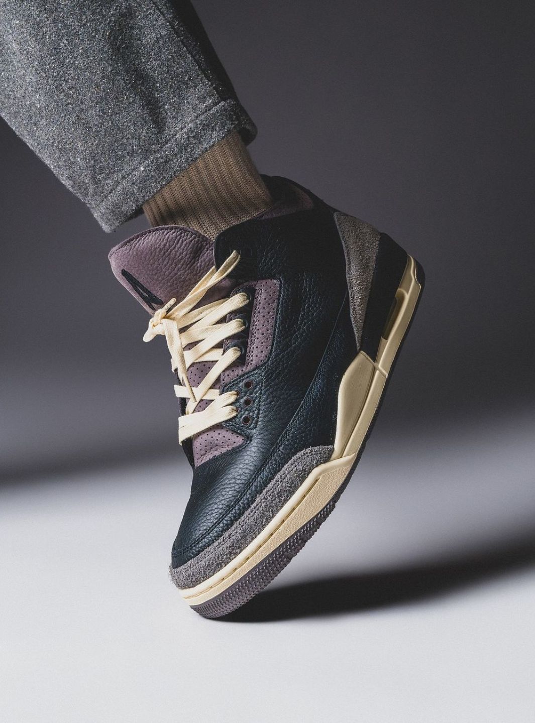 Air Jordan 3 Retro OG SP A Ma Maniére Black Violet Ore、JORDAN、Cacoeks