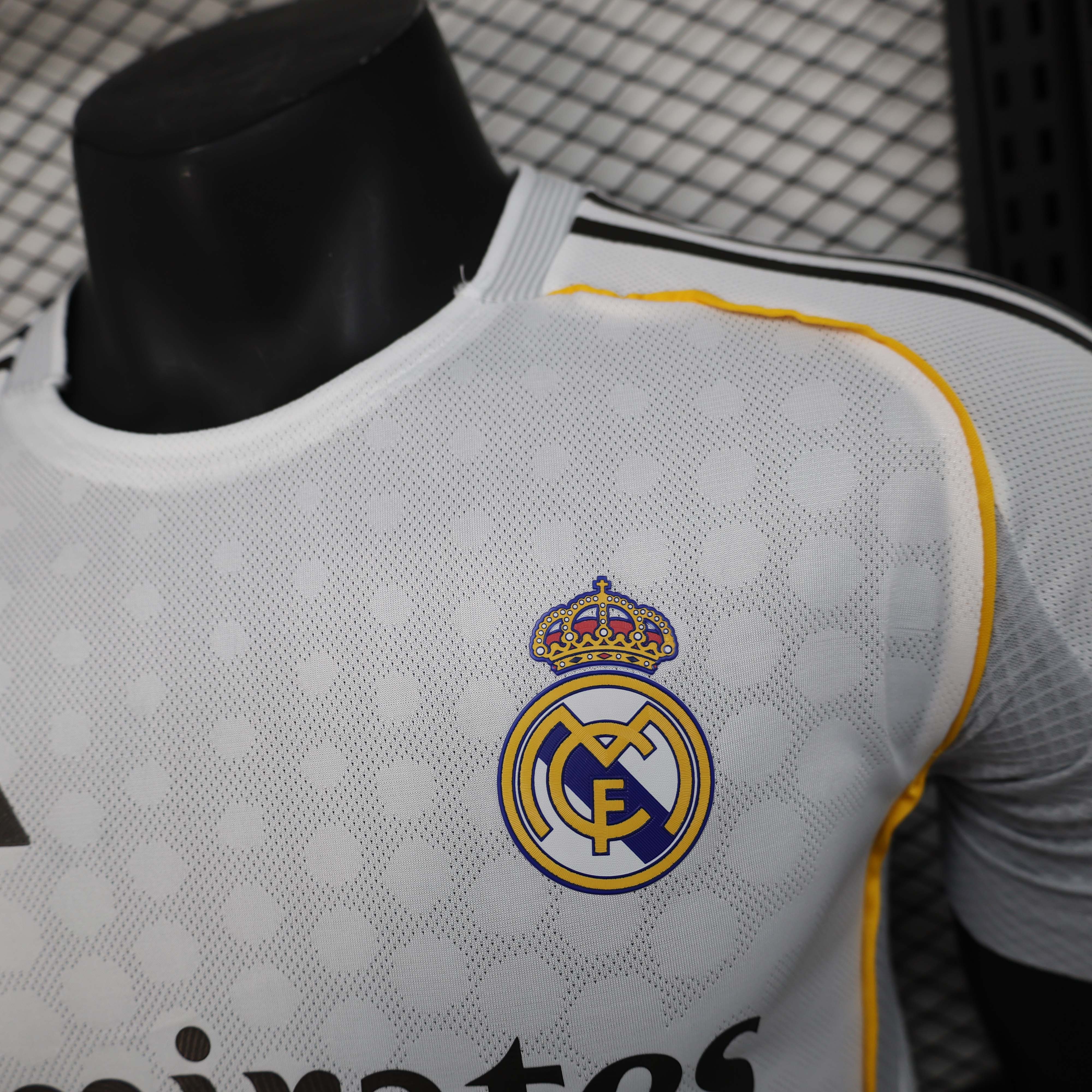 2025/2026 Player Version Real Madrid Home Football Shirt1:1 Thai Quality:football jersey mysite: unitedjerseyfootball 邓江浪:football