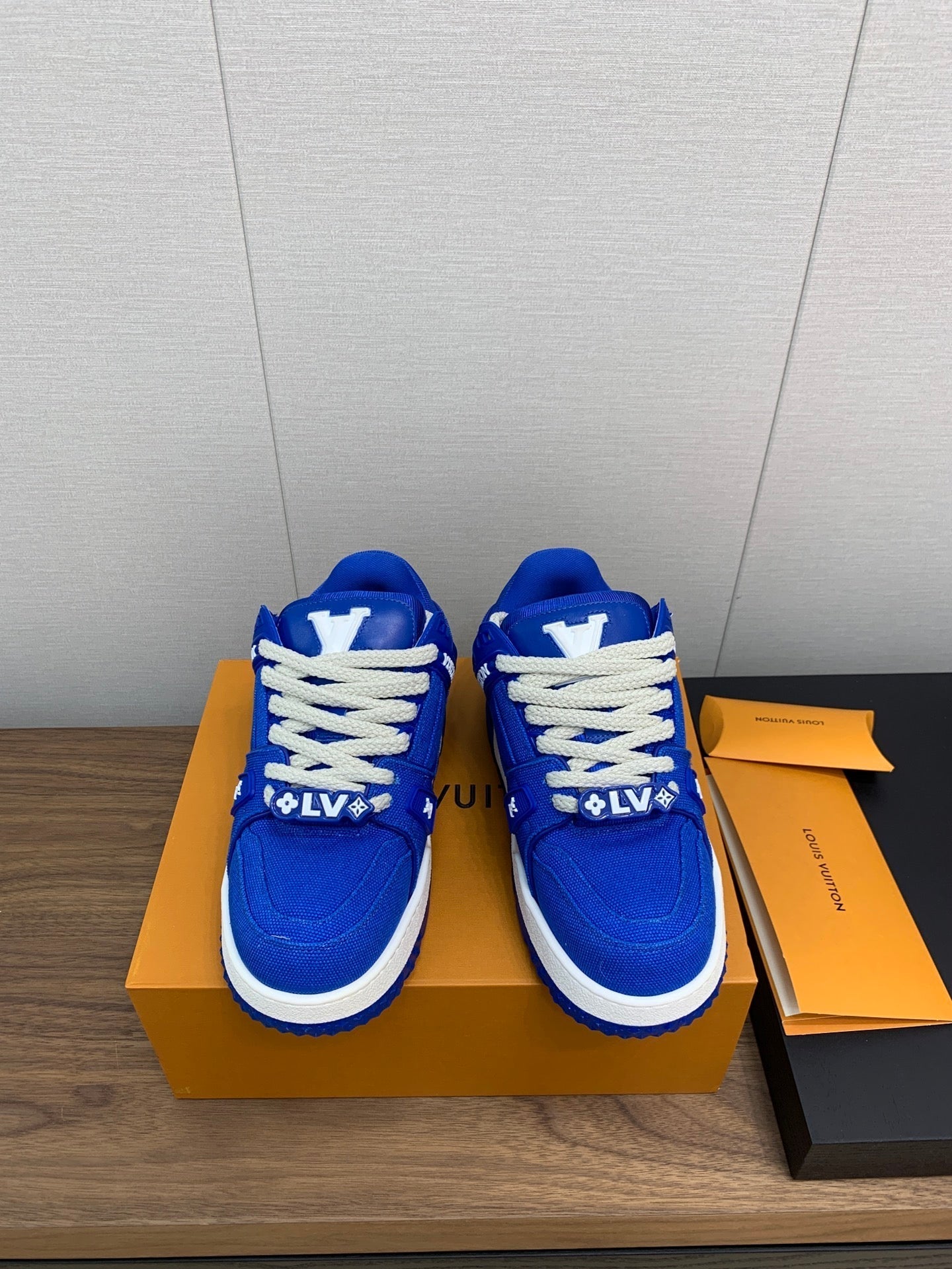 LV WOMEN'S TRAINER IN COBALT BLUE JACQUARD AND CALFSKIN、mysite、Cacoeks