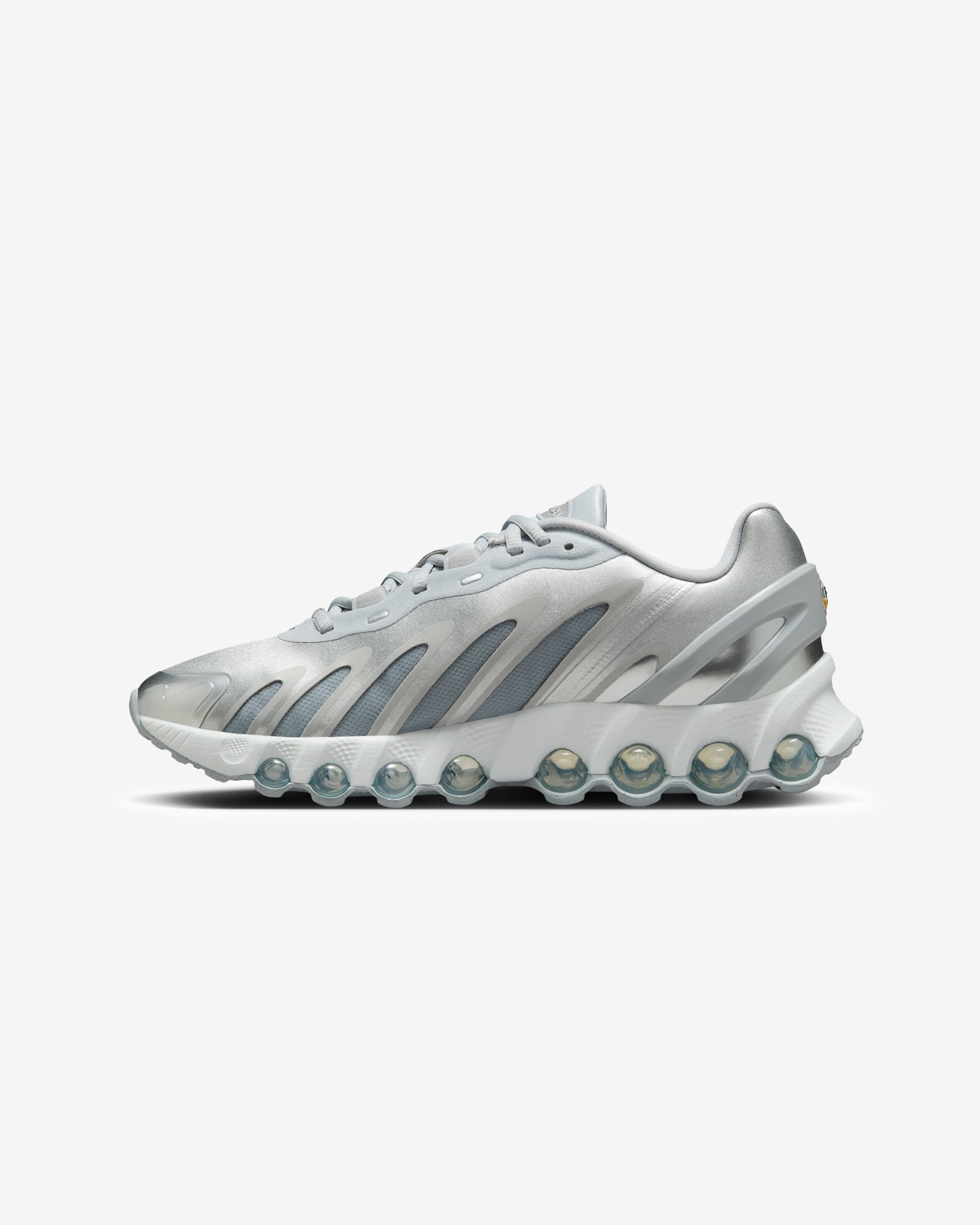 NIKE WOMEN'S AIR MAX DN8 - WOLFGREY/ METALLICSILVER