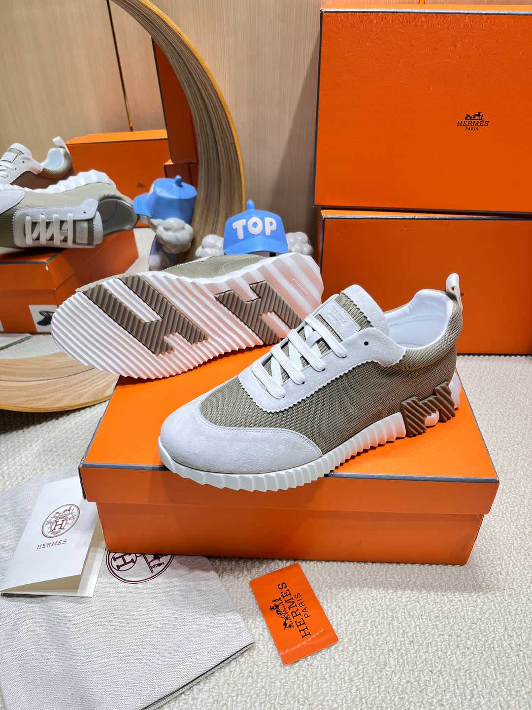 BOUNCING SNEAKER IN PALE GRAY SUEDE AND WOOD BROWN KNIT、mysite、Cacoeks