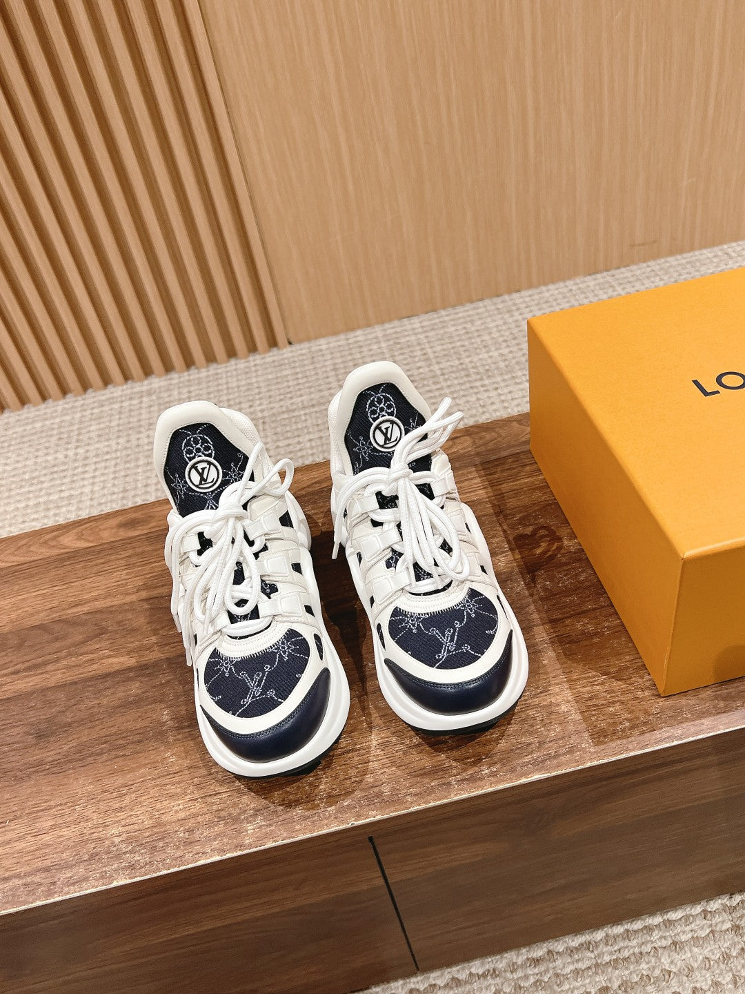 LV ARCHLIGHT SNEAKER IN WHITE MIX BLACK CALFSKIN AND MONOGRAM DENIM 101073、mysite、Cacoeks