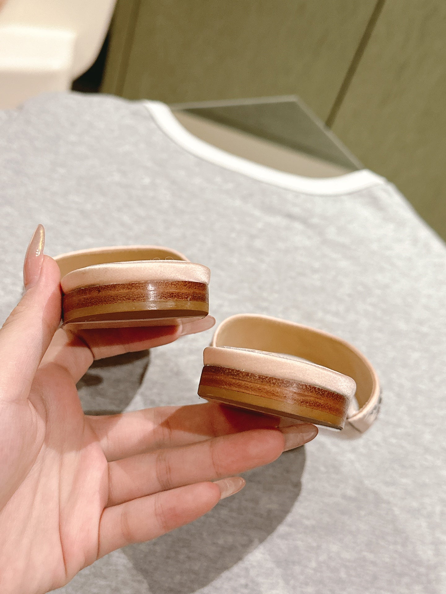 LV WOMEN FLAT MULE IN ALMOND BEIGE SATIN WITH RHINESTONE、mysite、Cacoeks