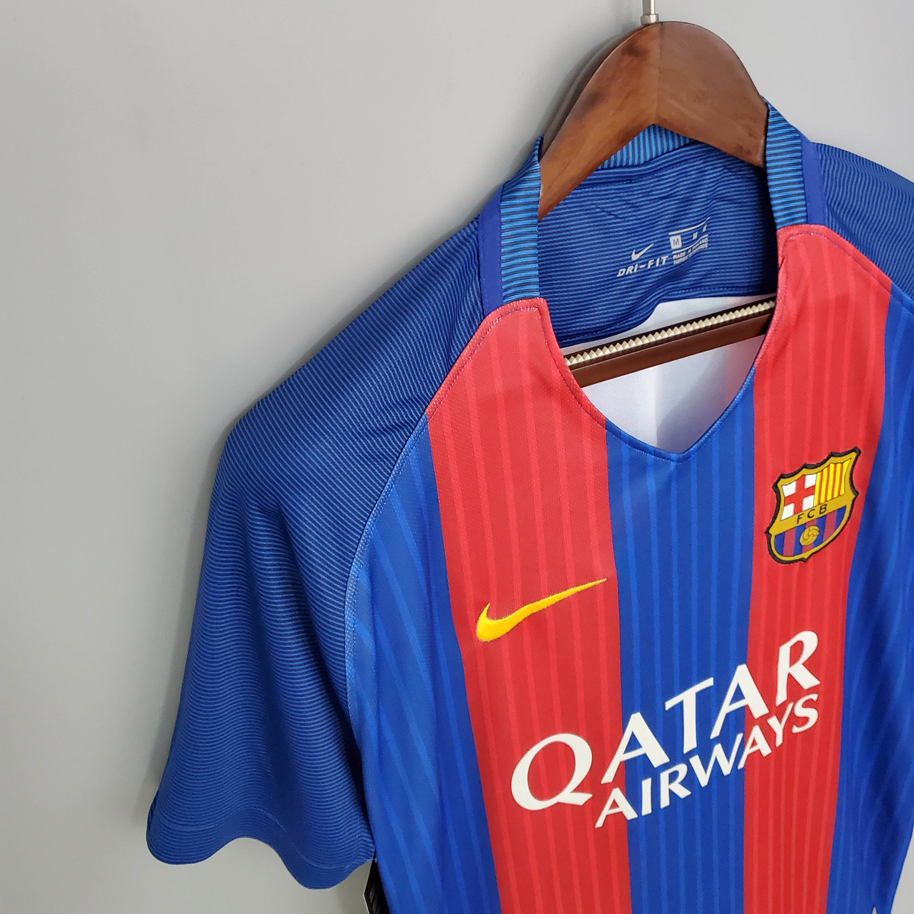 2016/2017 Retro Barcelona Football Shirt Home 1:1 Thai Quality:football jersey mysite: unitedjerseyfootball 邓江浪:football