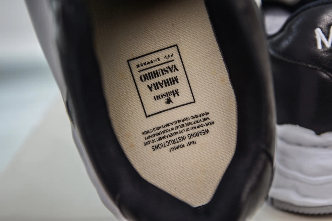 Maison Mihara Yasuhiro Wayne OG Sole Leather Low-top Sneaker Black White、mysite、Cacoeks
