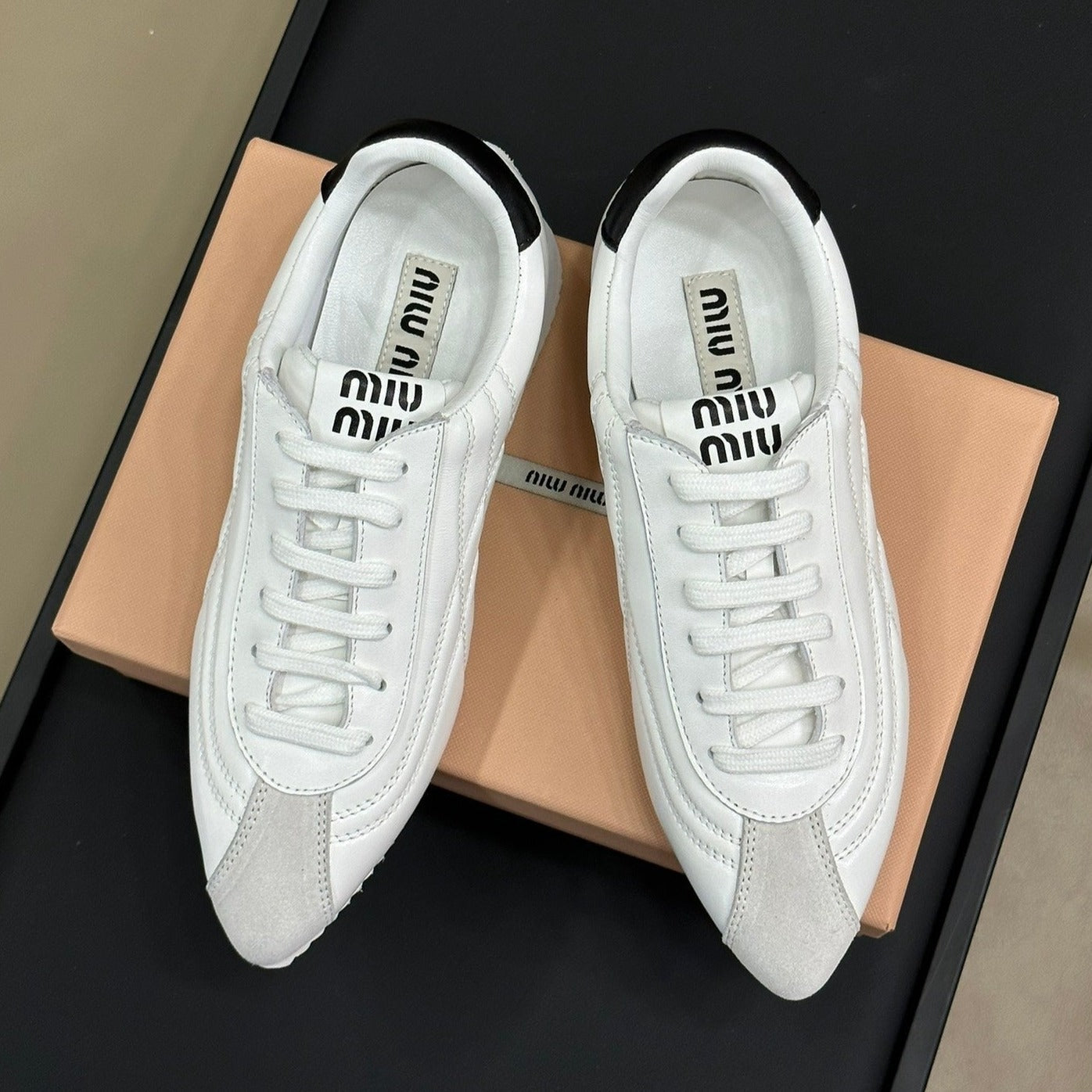 POINTED SPORTS SHOES WHITE LAMBSKIN、mysite、Cacoeks