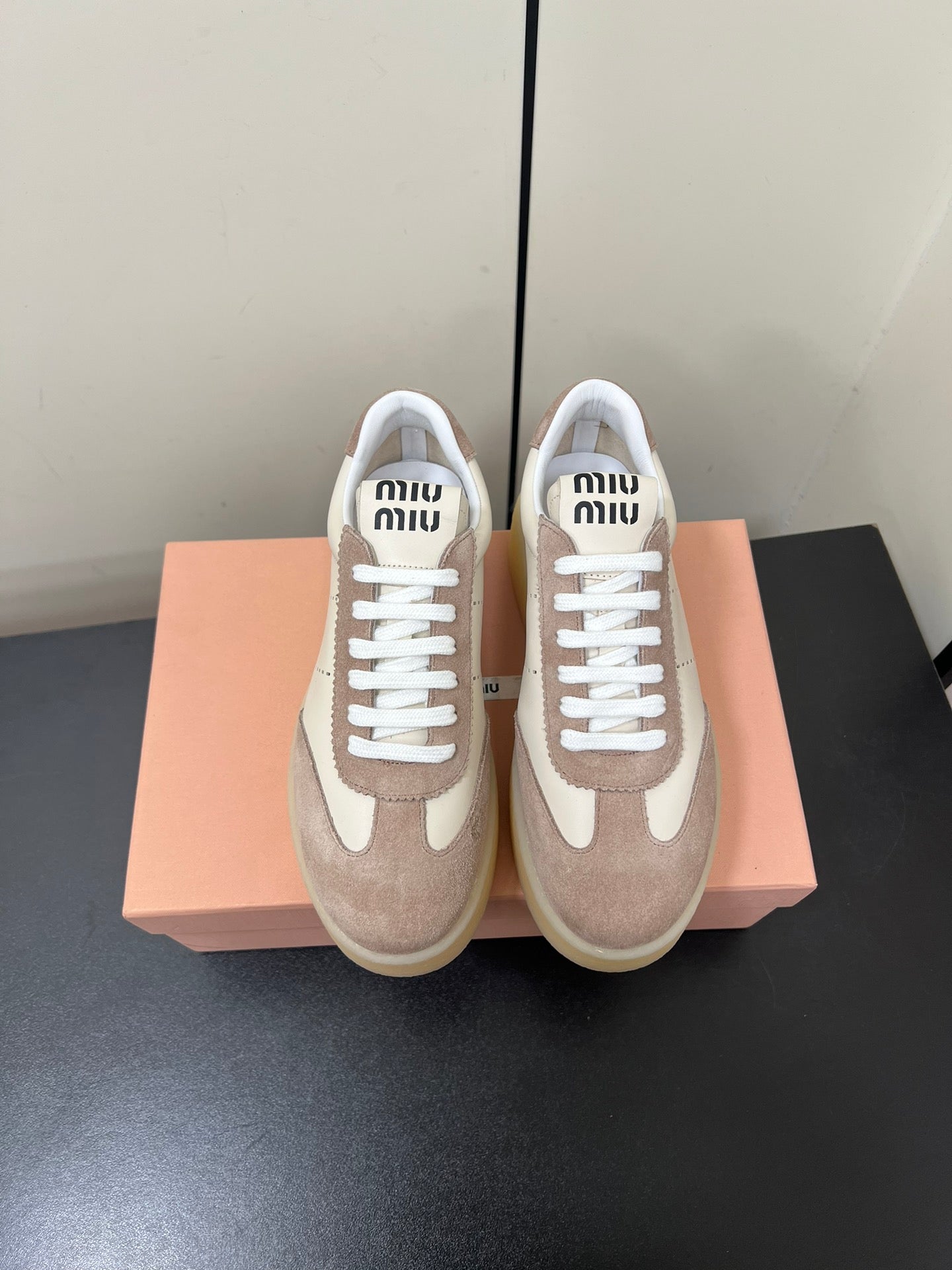 THICK-SOLED RETRO SNEAKERS IN CREAM LAMBSKIN AND PLASTER SUEDE、mysite、Cacoeks