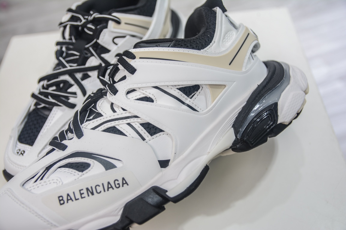 Balenciaga Track Worn Out Trainer in White Black、mysite、Cacoeks